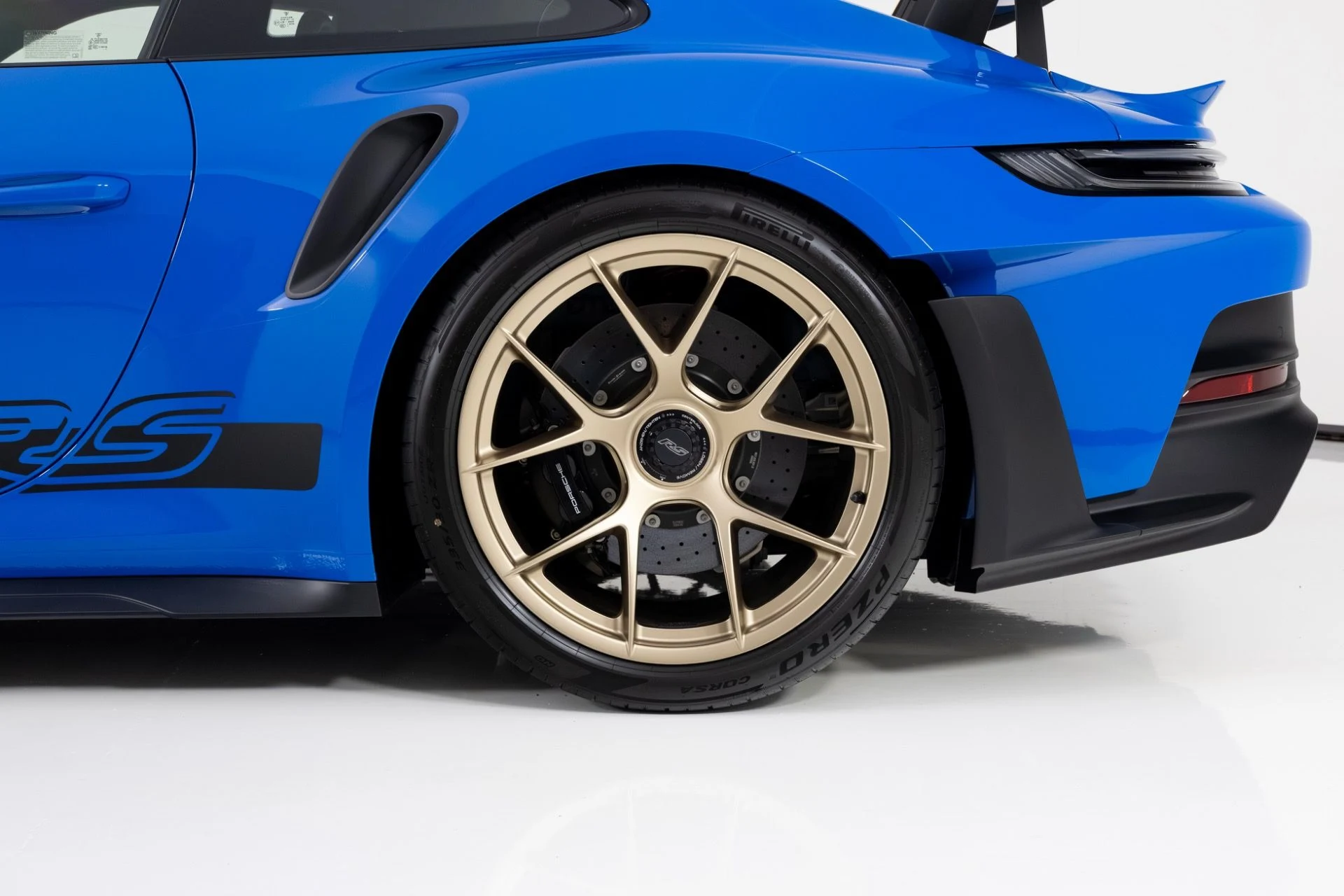 mph010_3271553541_Used_2025_Porsche_911_GT_3_RS_1765482737_73cc94ce9b