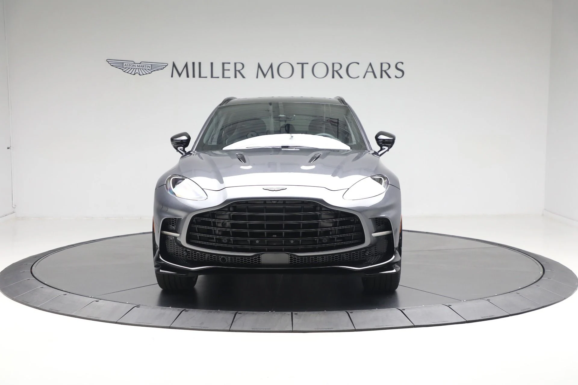 mph010_3274709693_New_2025_Aston_Martin_DBX_707_707_eb55a63040
