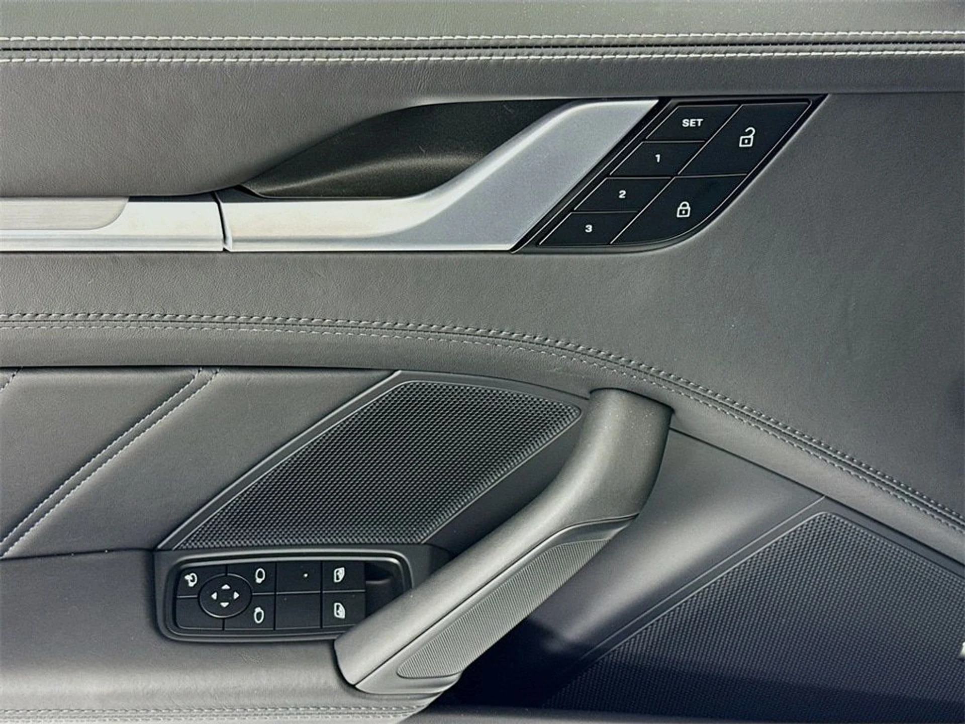 mph010_3275056942_b7ef188e4061ee55115e69e2c0975c72x_1388de9fc6