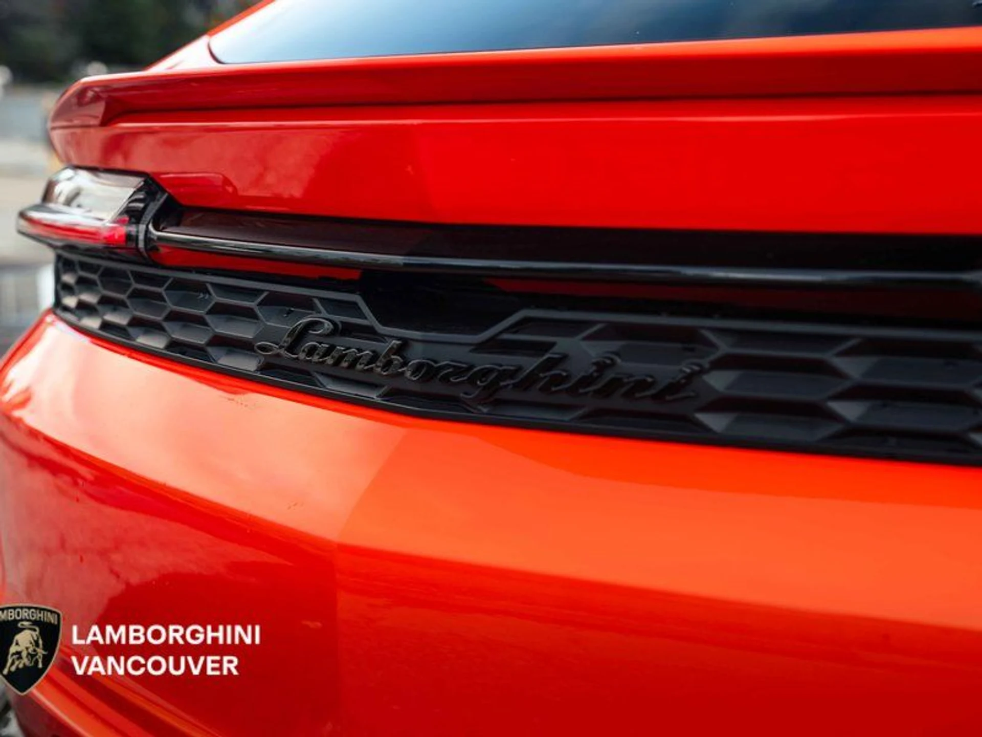 mph010_3275119252_38620862_01493_2025_lamborghini_urus_011_7ee4d50976