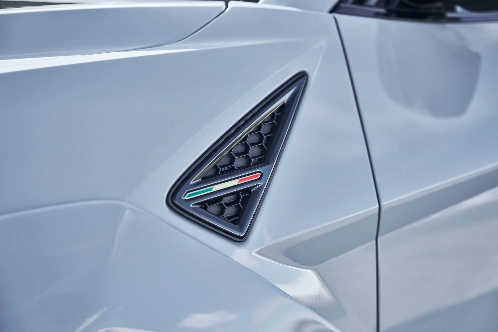 mph010_3278885464_Used_2024_Lamborghini_Urus_Performante_1772849031_8df02d52b2