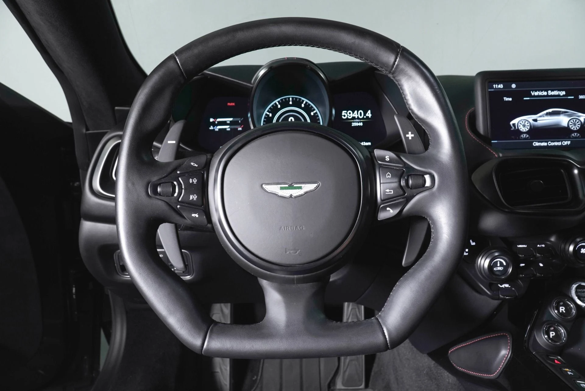 mph010_3279207977_Used_2023_Aston_Martin_Vantage_1779907330_c25b915643