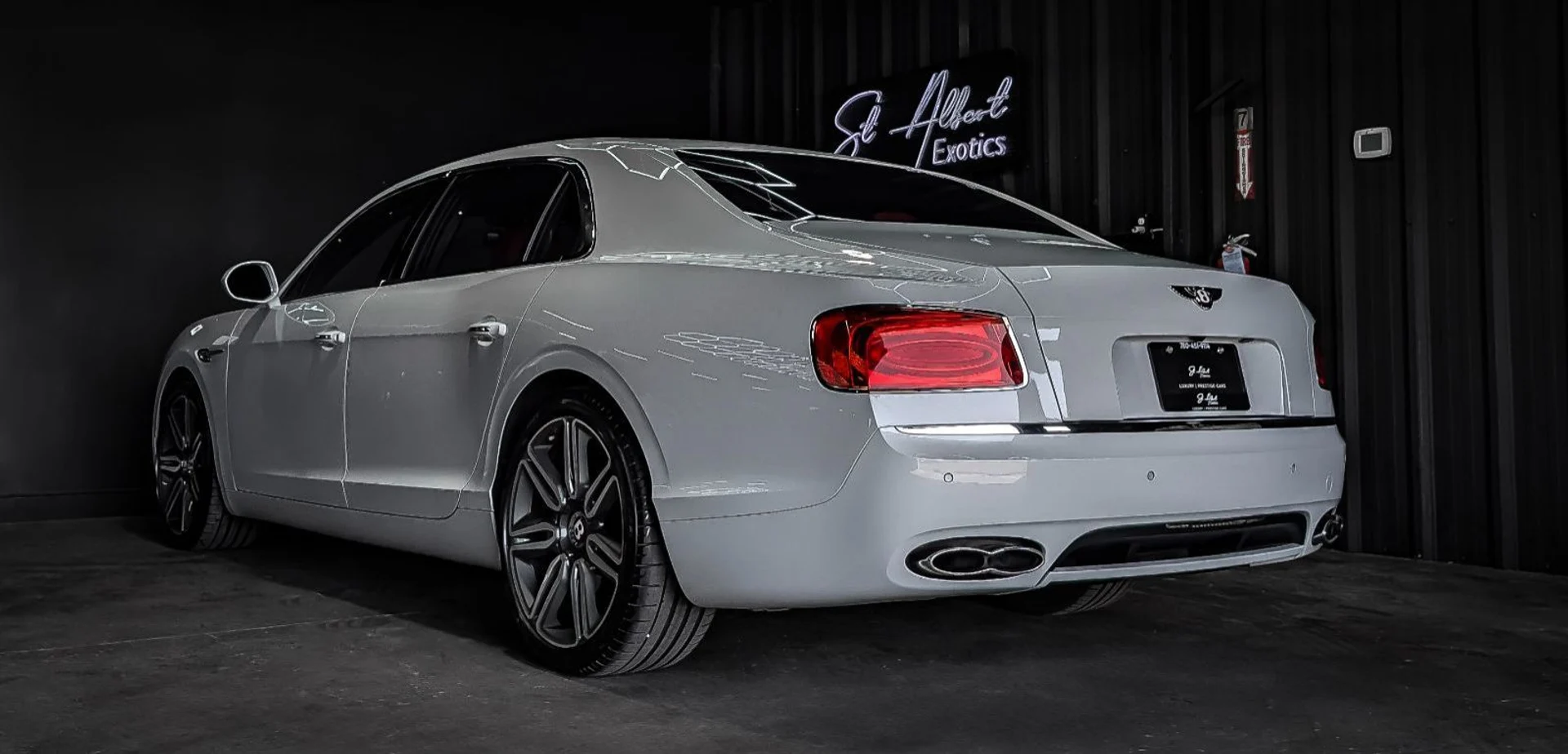 mph010_3284779578_36587952_01653_2017_bentley_flying_spur_079_4a04890c37