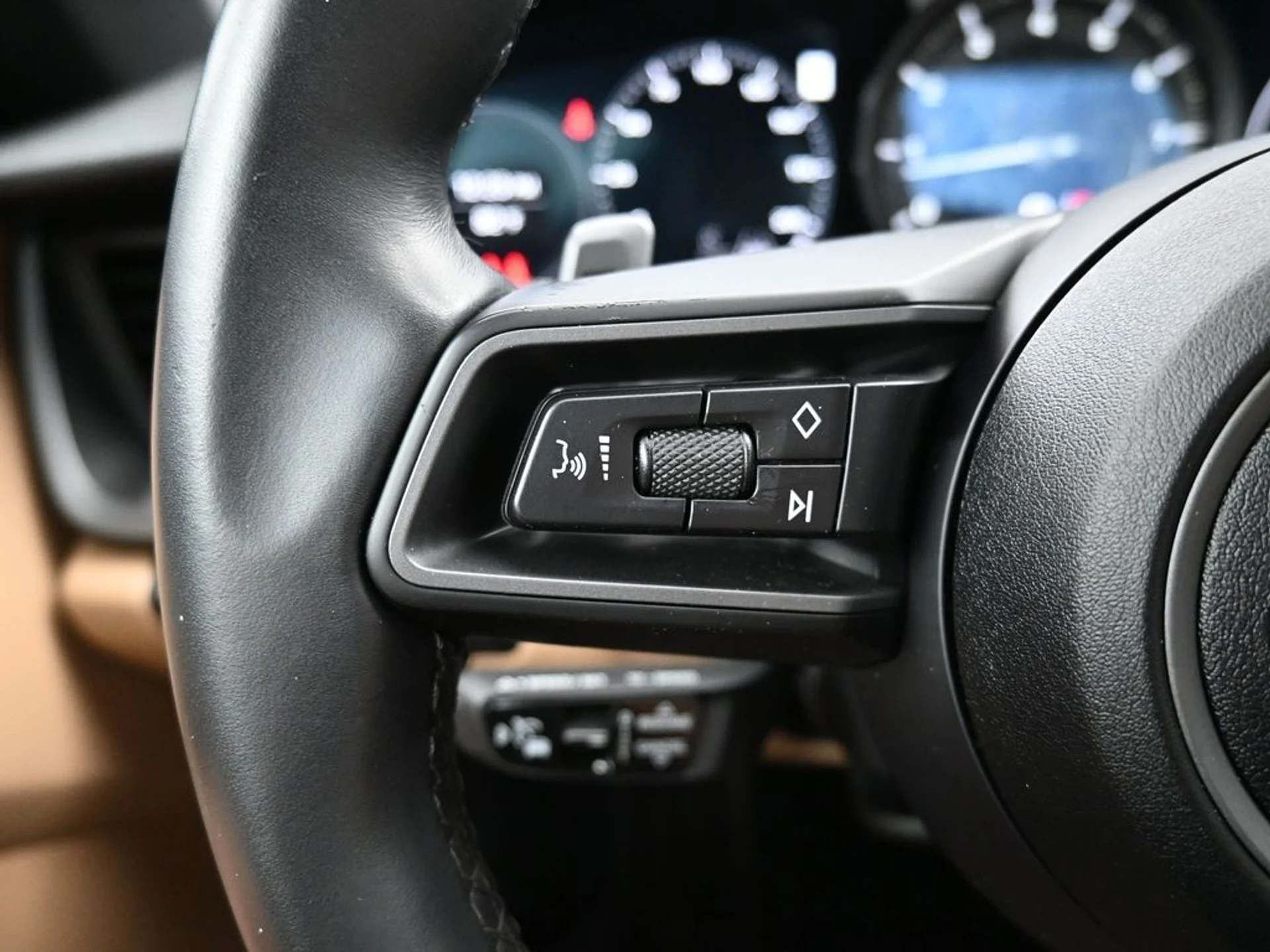 mph010_328546357_d5e2a371e1b1b00f1933cf5798f1bb32_93bb3e9c2f