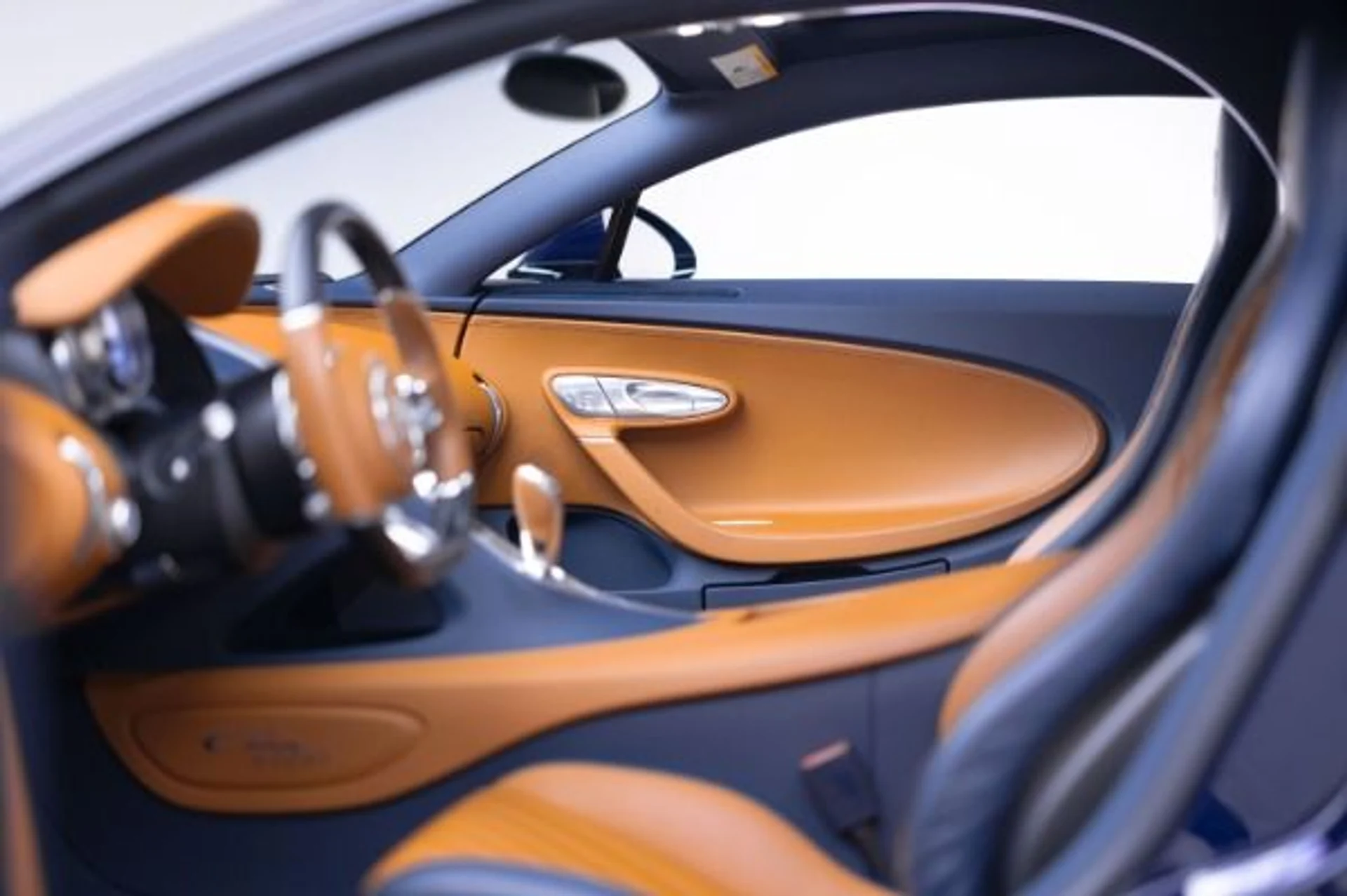 mph010_3295013588_Used_2020_Bugatti_Chiron_Sport_5cc4310d2e