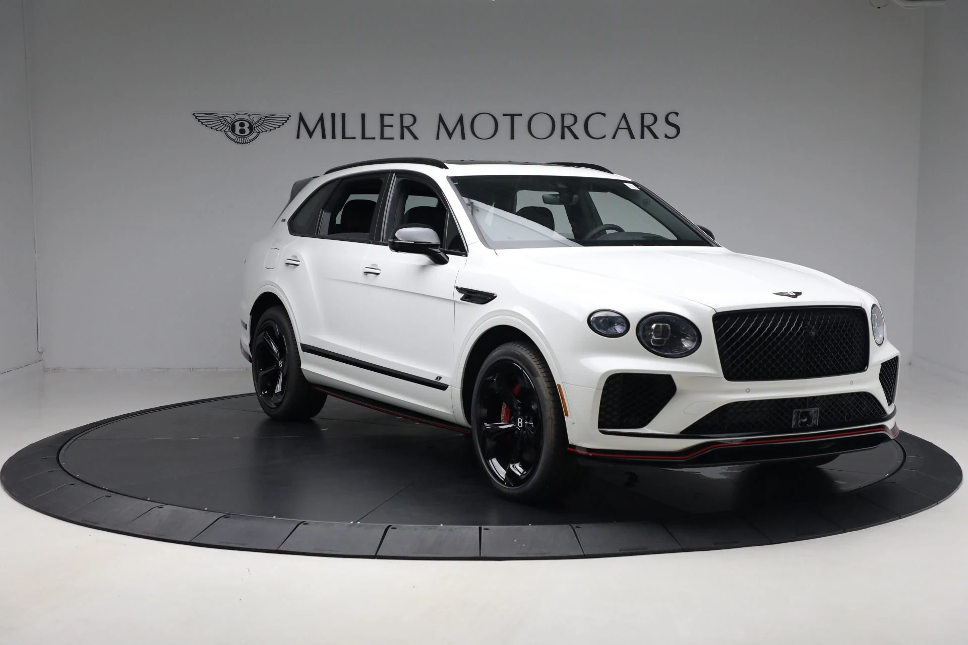 mph010_3296256811_New_2025_Bentley_Bentayga_S_Black_Edition_d3635293a1