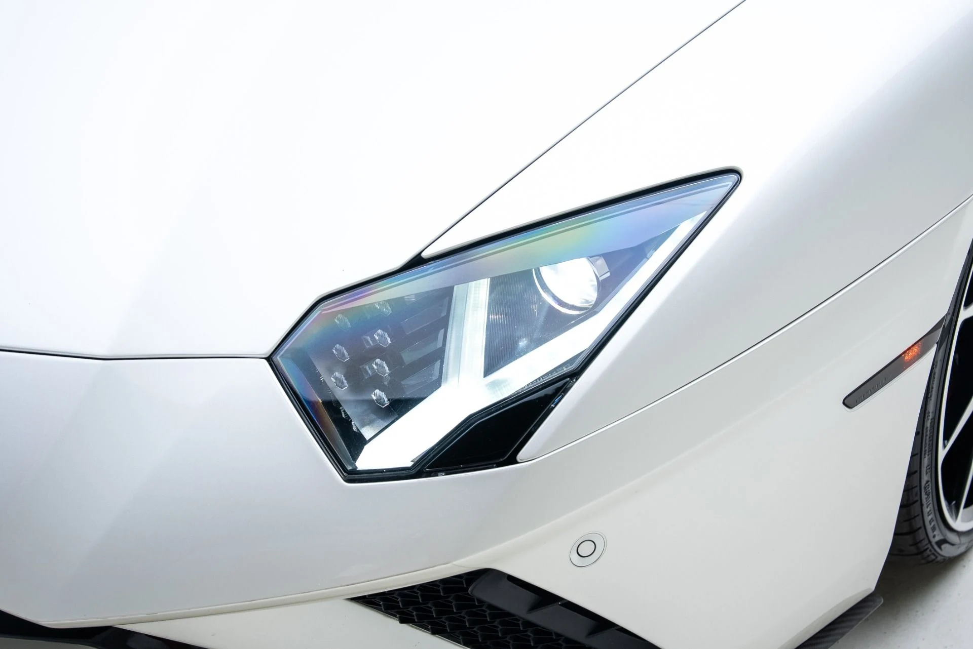 mph010_3298436794_Used_2017_Lamborghini_Aventador_LP_740_4_S_1775604663_5e4e059497