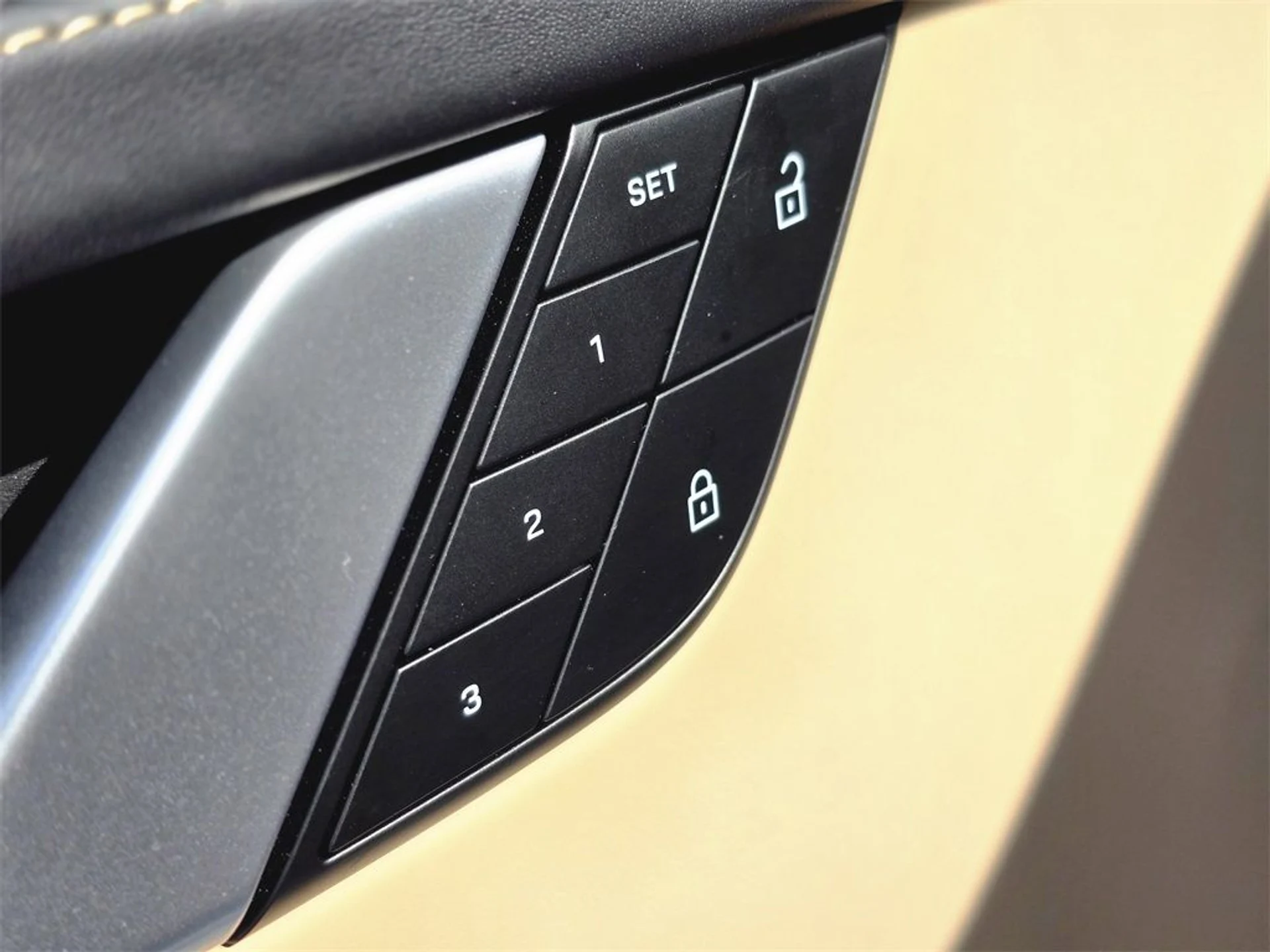 mph010_3306382159_898c41e0812e0cb7b08dd3beaa67ad28_747c9a9689