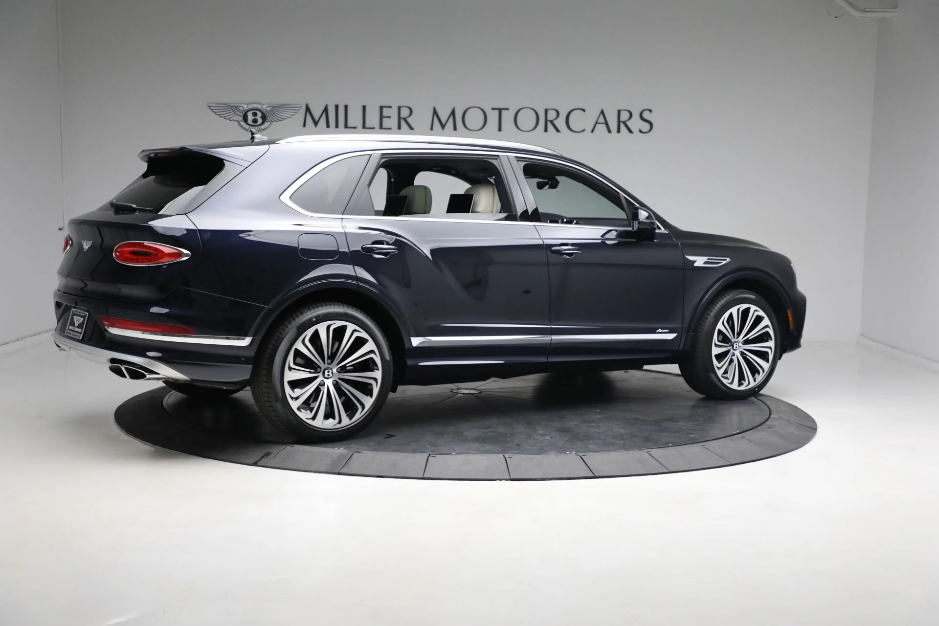 mph010_33065464_Used_2023_Bentley_Bentayga_EWB_Azure_390dc8903d