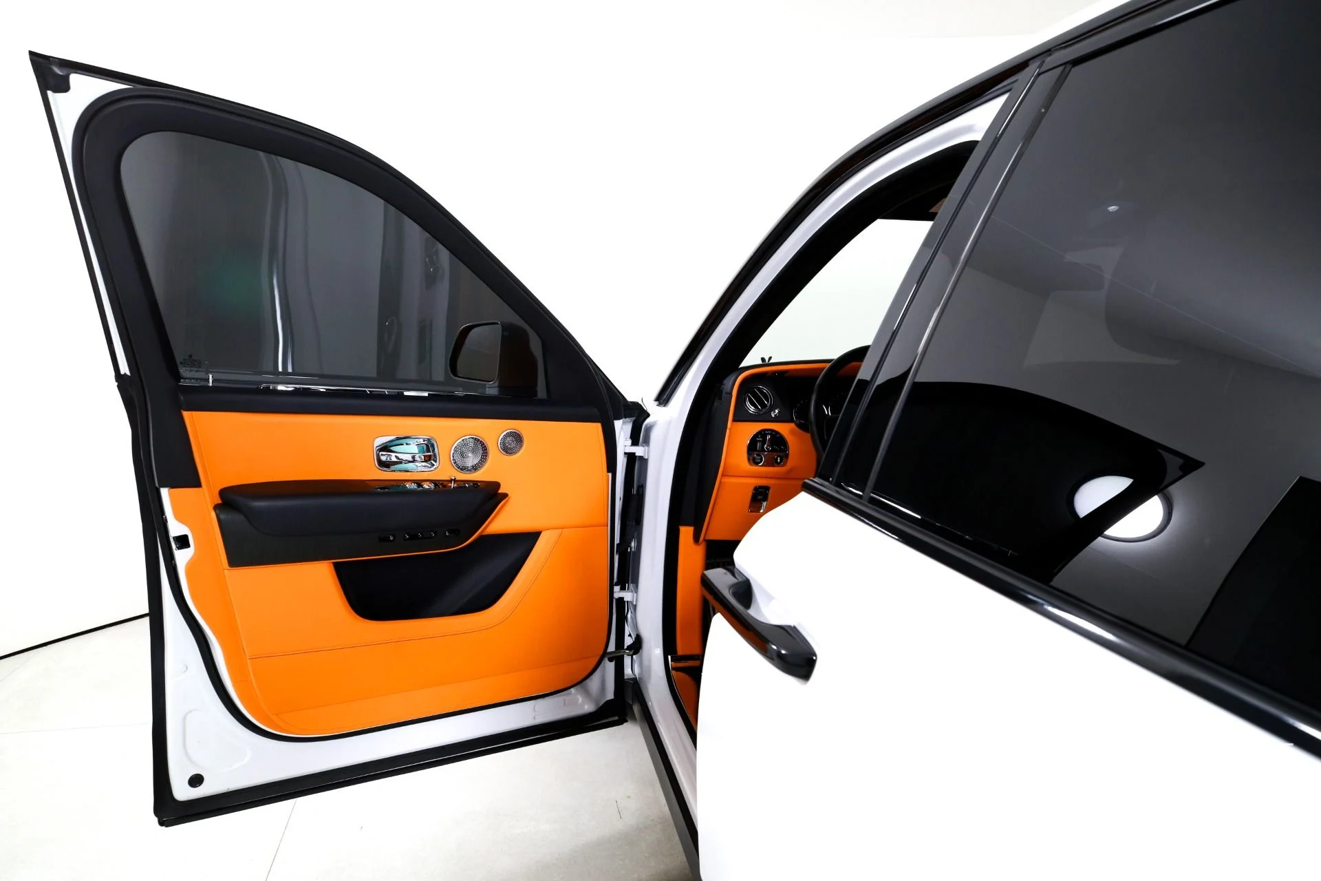 mph010_3309016753_Used_2022_Rolls_Royce_Cullinan_1773253709_10587786b7