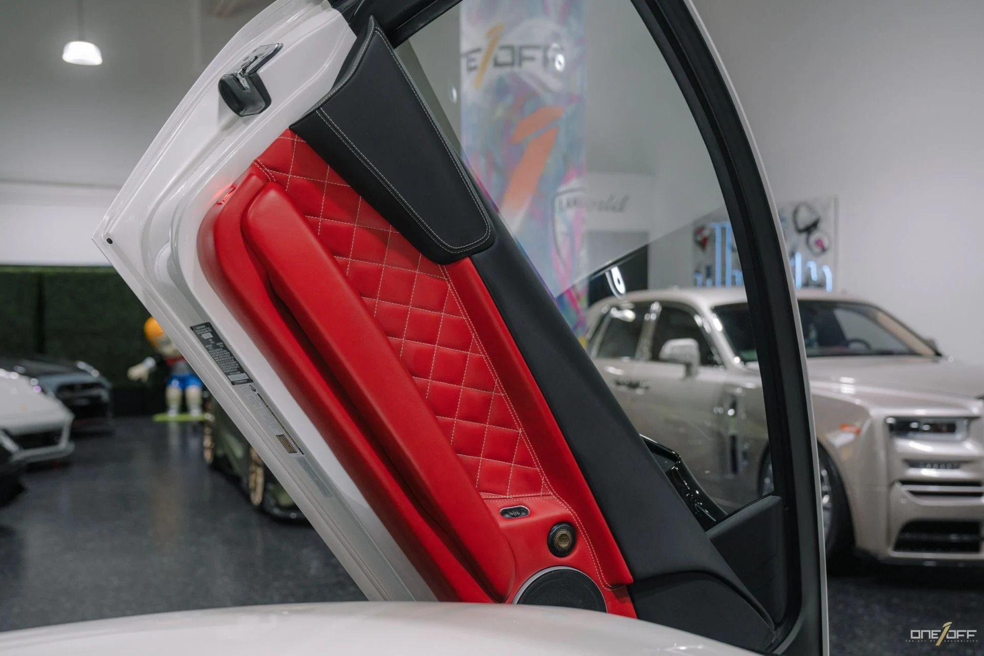 mph010_3311857912_Used_2009_Lamborghini_Murcielago_LP_640_in_Balloon_White_over_Red_Interior_w_Front_Lift_1754600274_9829a514c2