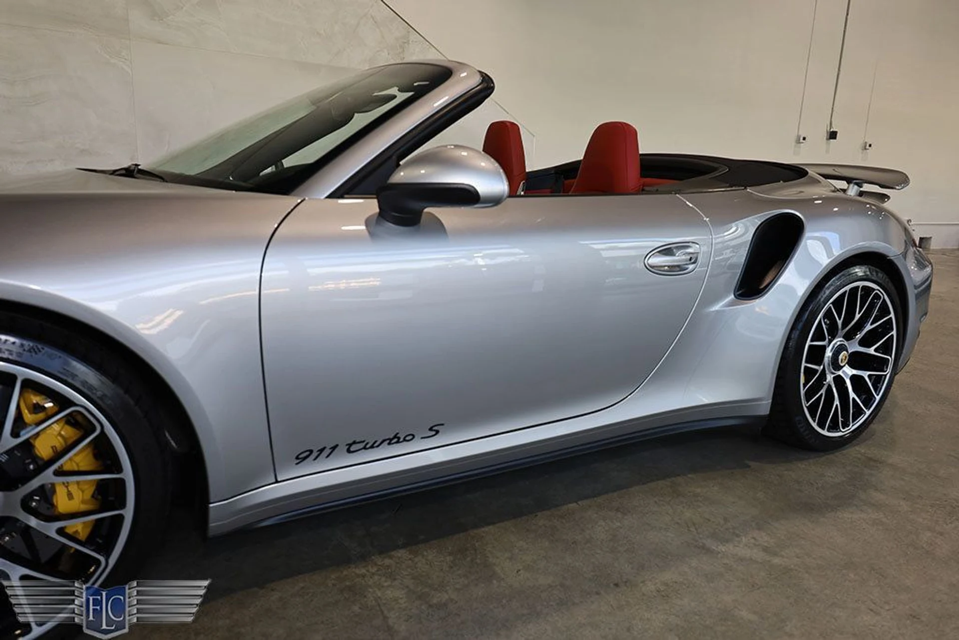 mph010_3316209864_used_2014_porsche_911_turbocabriolet_9689_22886118_11_1024_617b9ef4ca