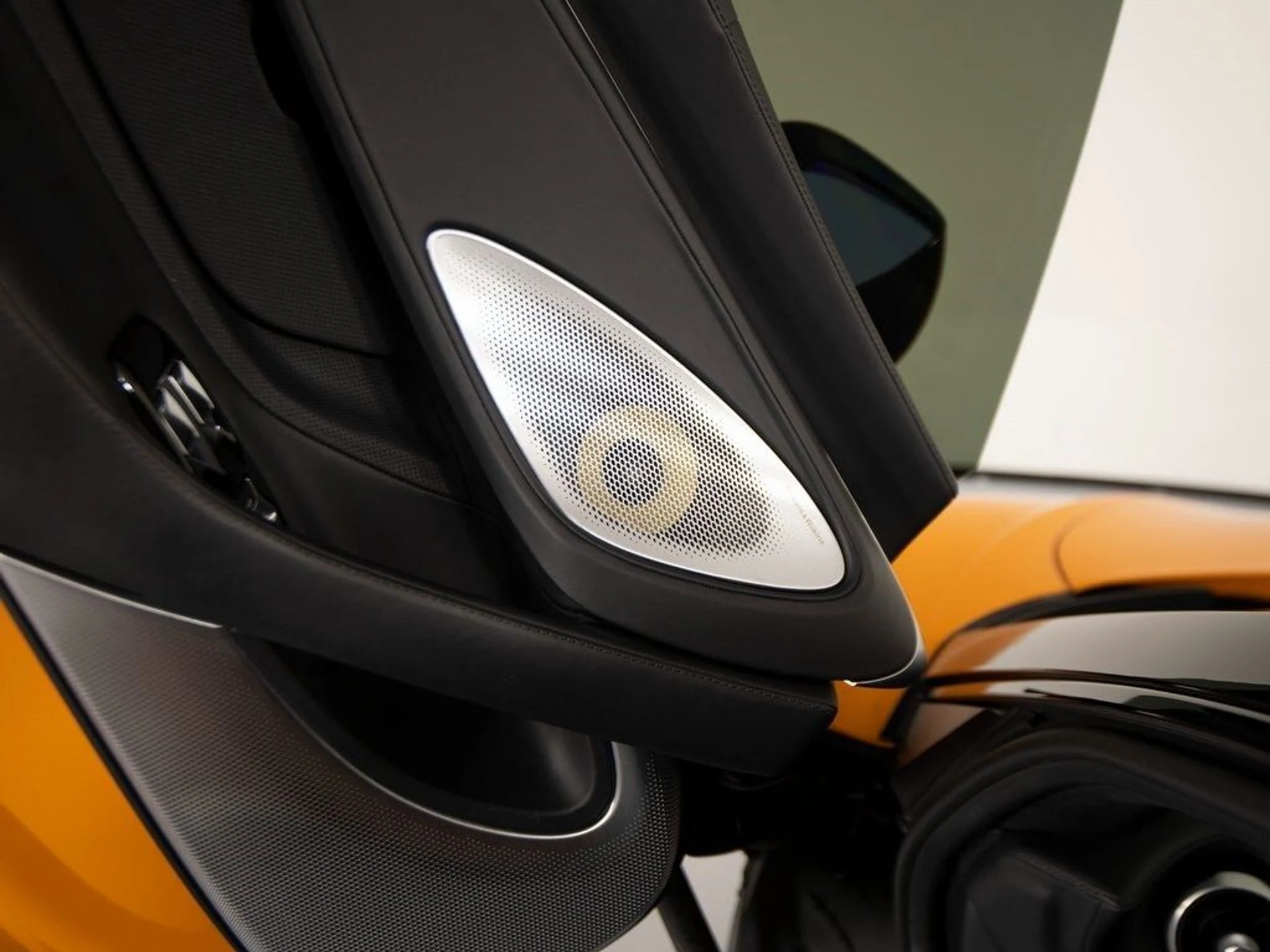 mph010_3319963223_42ae74326386c6a1d2920980068a3732x_e5c1be3782