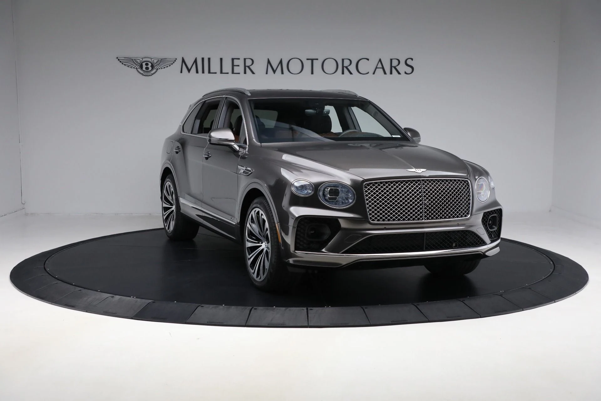 mph010_3323231215_Used_2021_Bentley_Bentayga_First_Edition_V8_1760803209_94b922461a