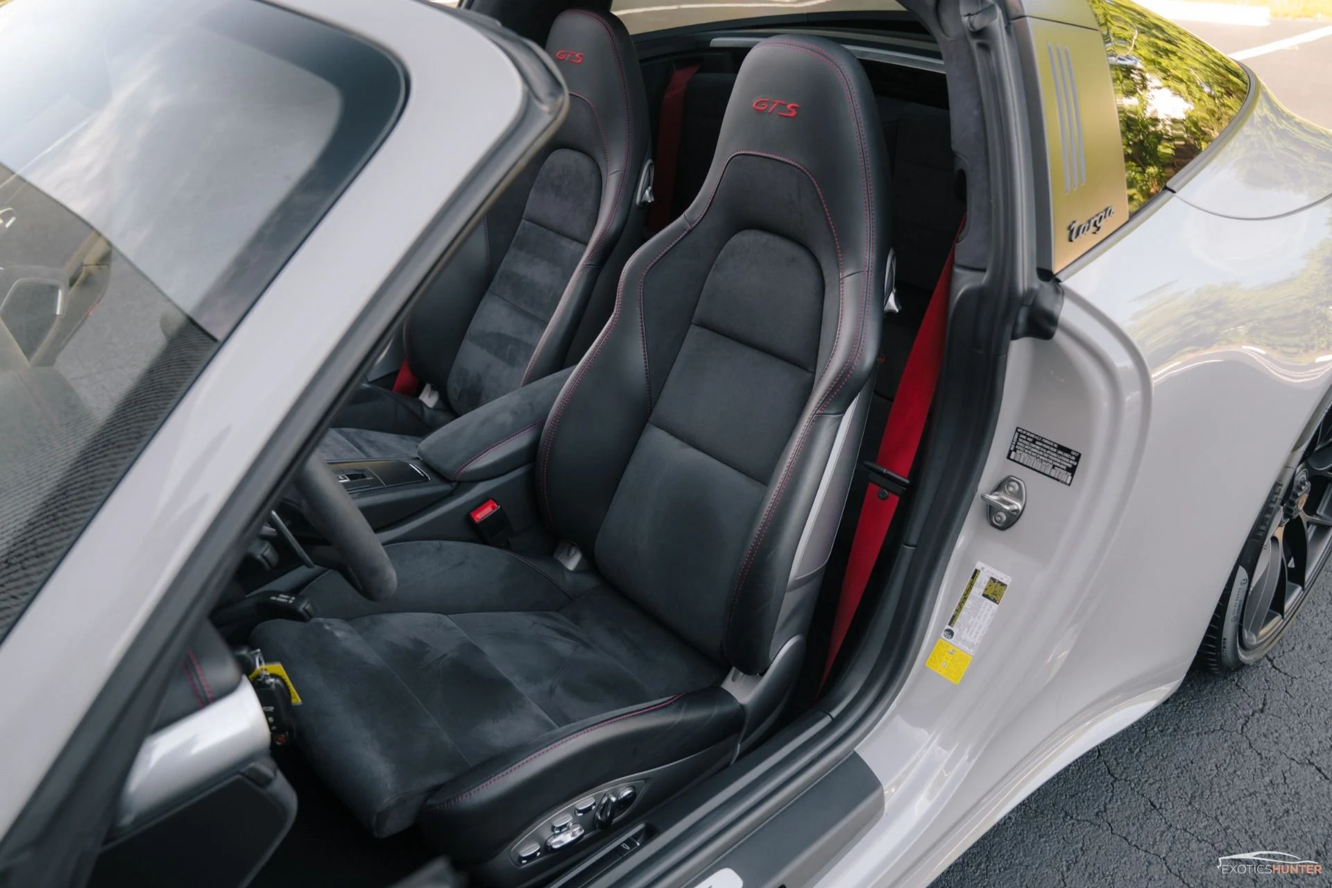 mph010_3344474511_Used_2018_Porsche_911_Targa_4_GTS_in_Chalk_with_GTS_Interior_Pack_PDK_1755551925_d963f66c69