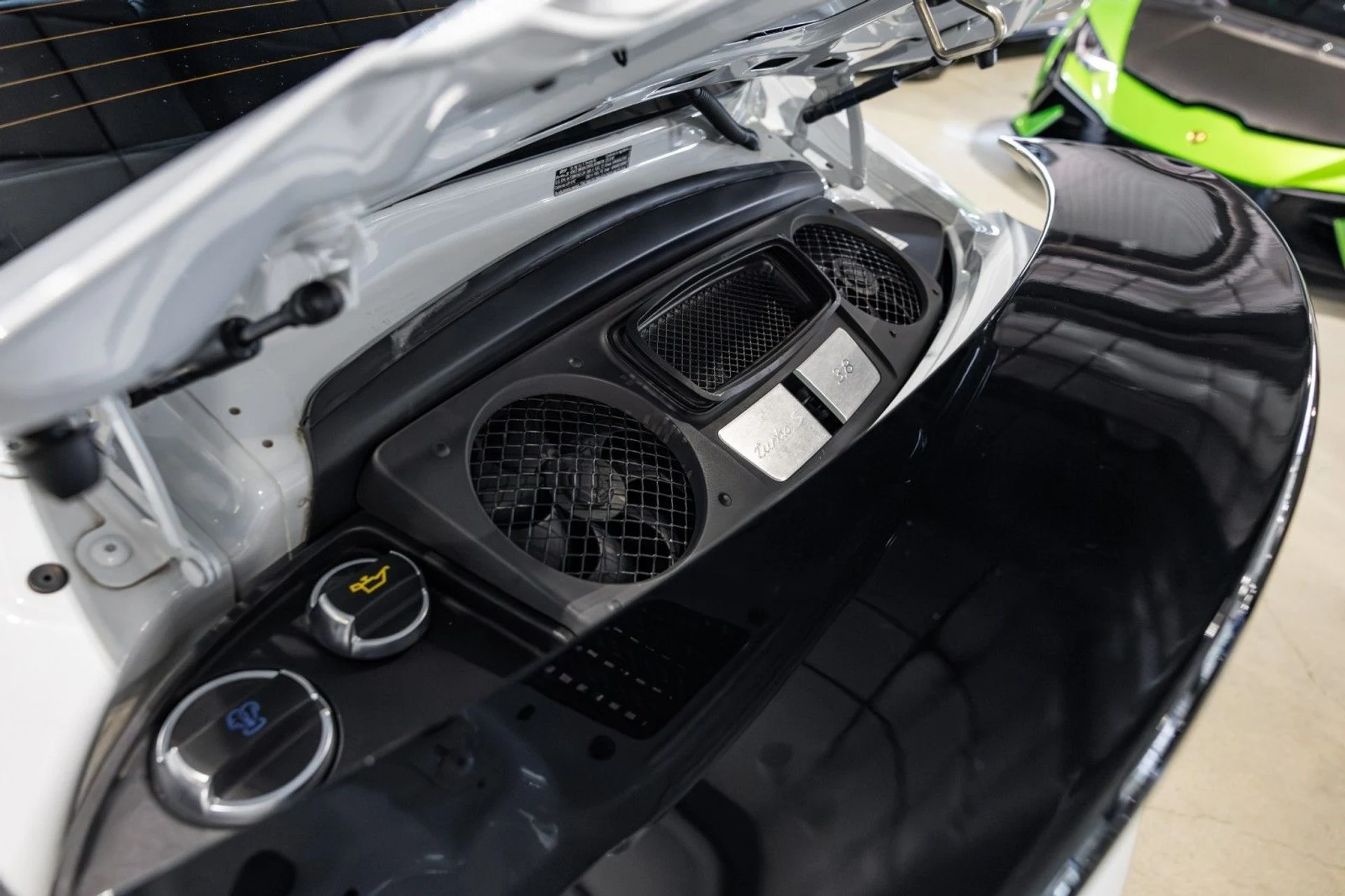 mph010_334781938_mw_5f485a95e3