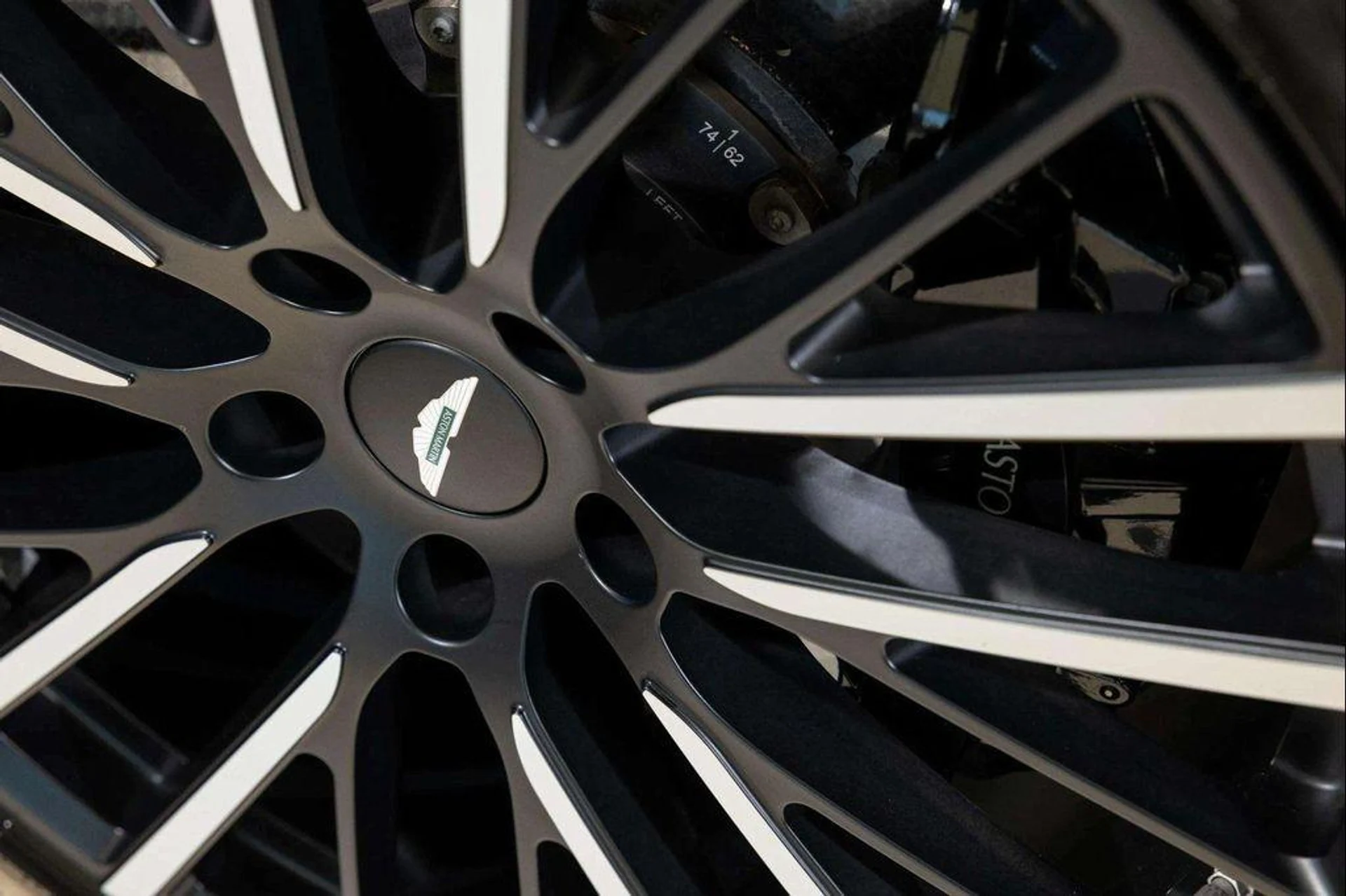 mph010_3357368455_s_GT_4_Eb46_Akv_V1a_Xp_Cmhd_EQ_4vsfs_9775371c0b