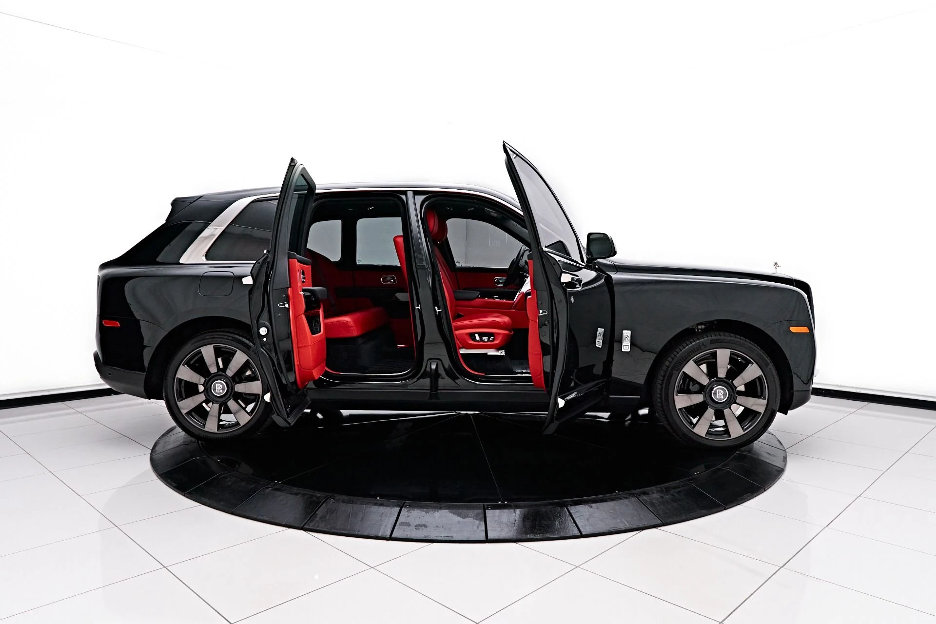 mph010_3359256449_Used_2021_Rolls_Royce_Cullinan_Base_1670108143_c58759ab8a