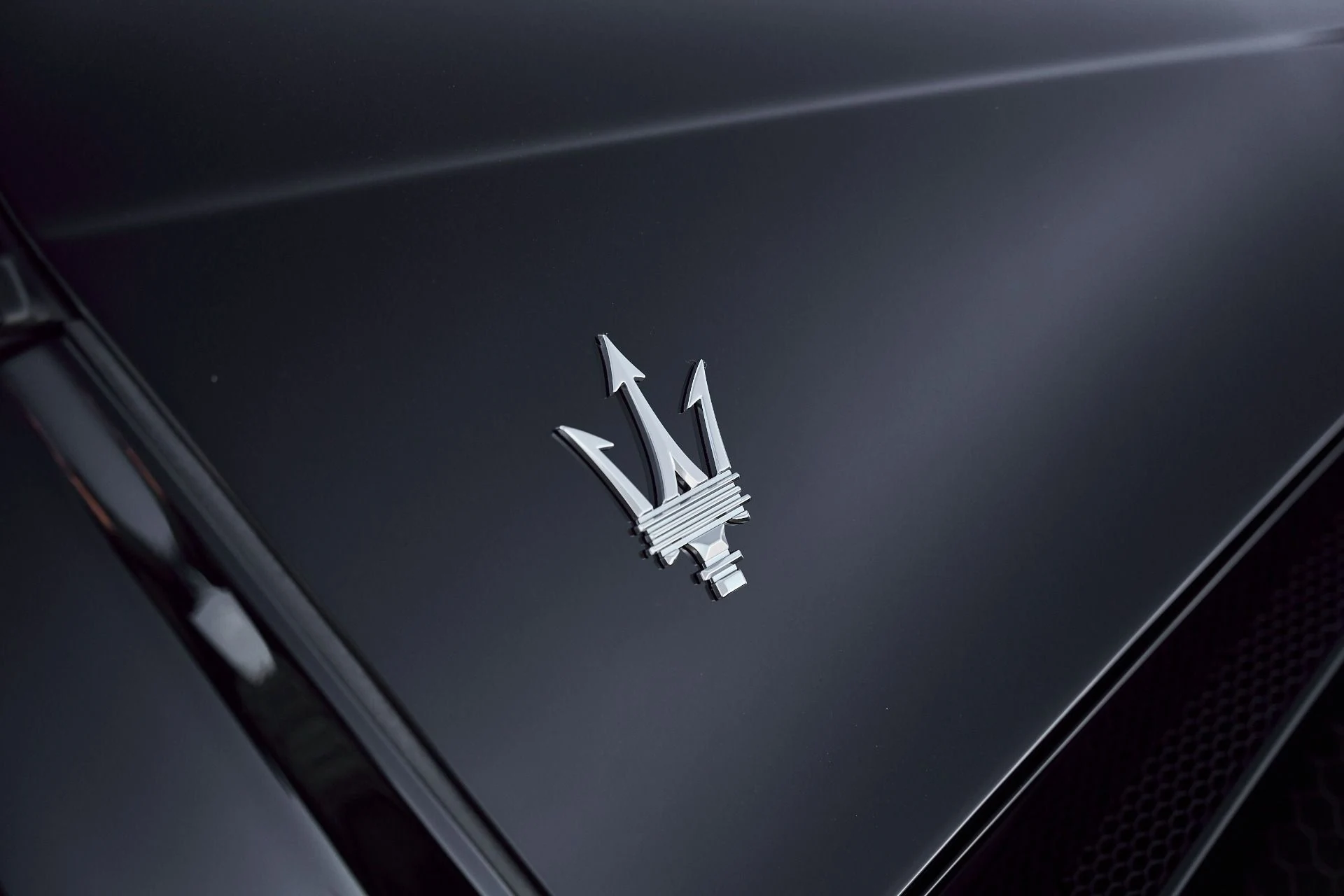 mph010_3361326428_Used_2024_Maserati_MC_20_1771382134_f2aa88544f