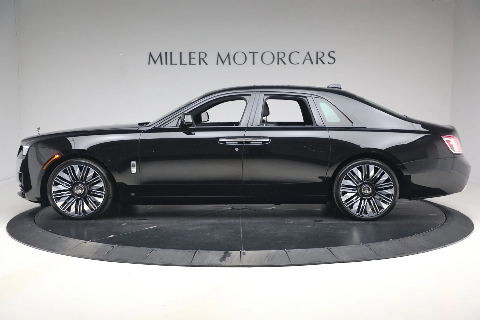 mph010_3363990757_New_2026_Rolls_Royce_Ghost_2b1185a48f