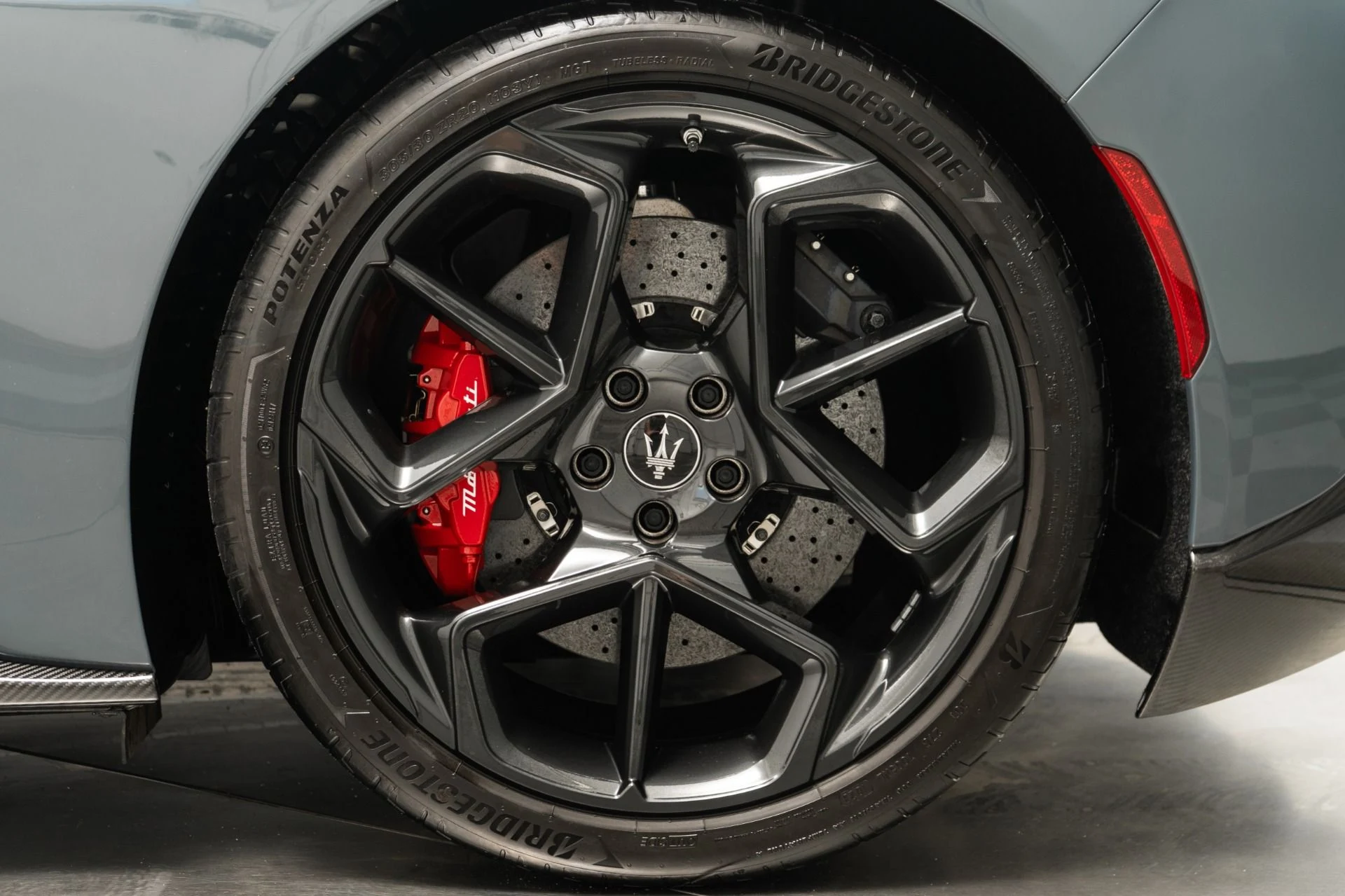 mph010_3368523636_Used_2023_Maserati_MC_20_Cielo_1755620667_fed4afb130