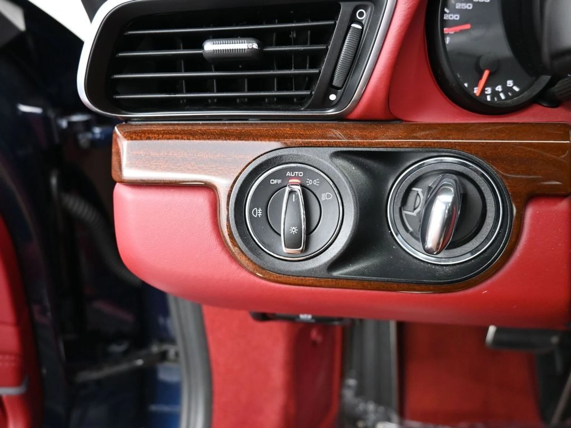 mph010_3369375443_95cc61d69f5a0b14cf5b2ea42185c6ad_a5f1343355