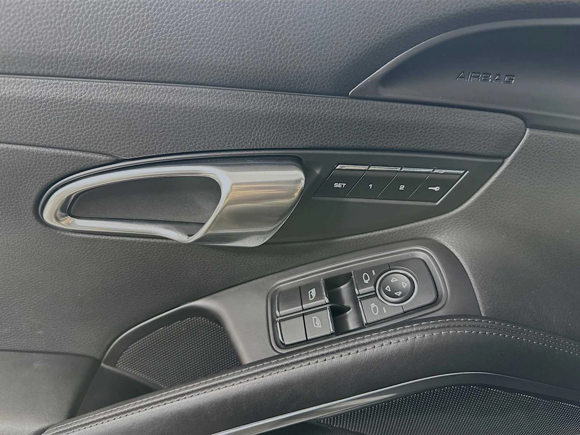 mph010_337045817_43cd849ce5be8feee8f572492f272ab4_1297bc7747