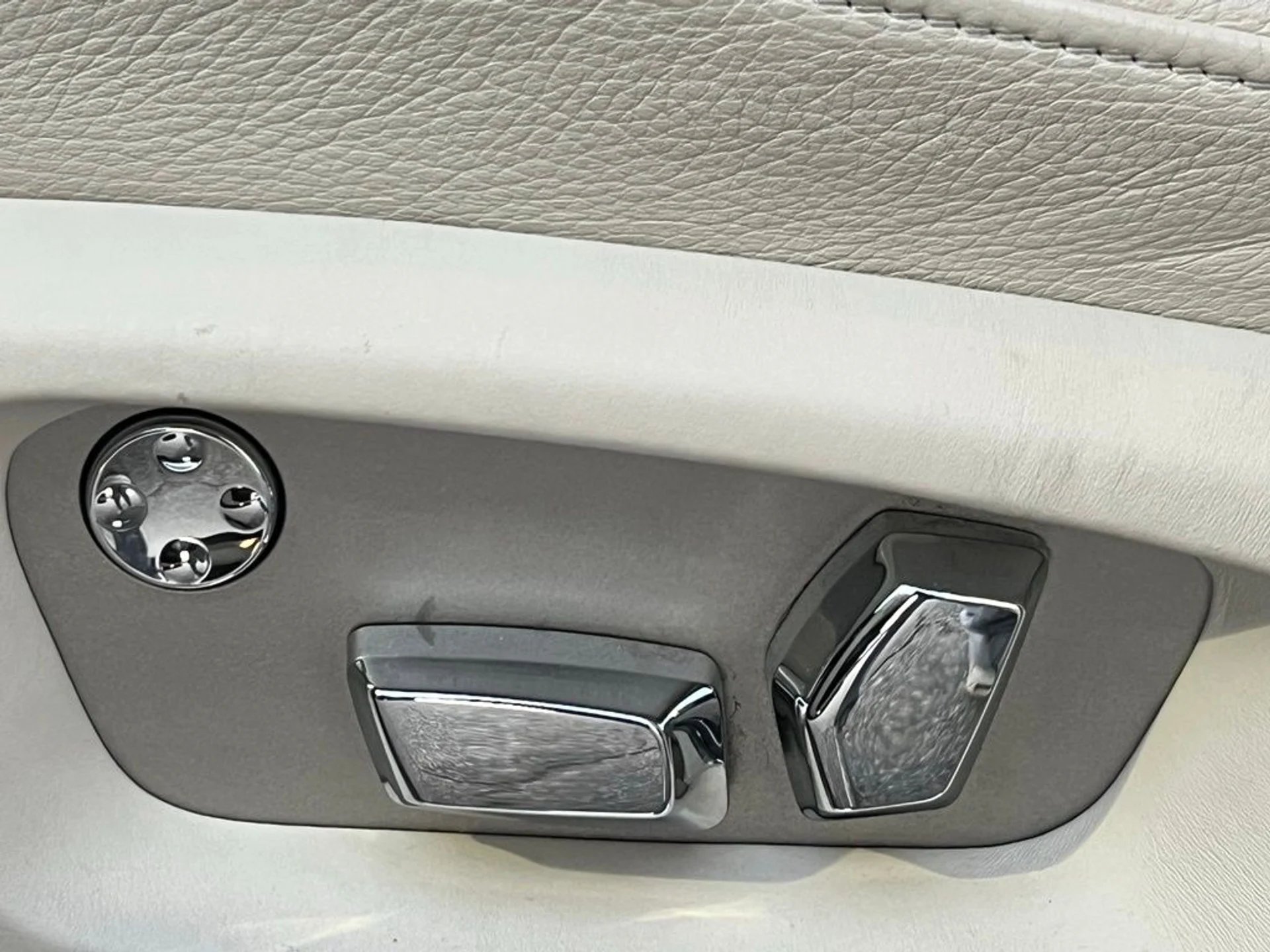 mph010_3373206199_a35c5610a2c5d9da79d6c2000db01bcex_f530647bdd