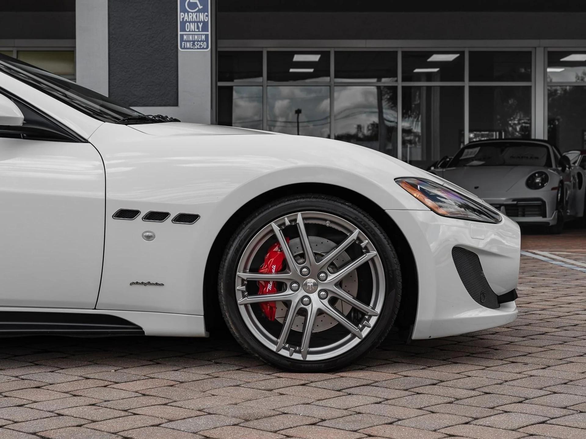 mph010_3379005174_Used_2017_Maserati_Gran_Turismo_Sport_1759184190_22960bc6ad