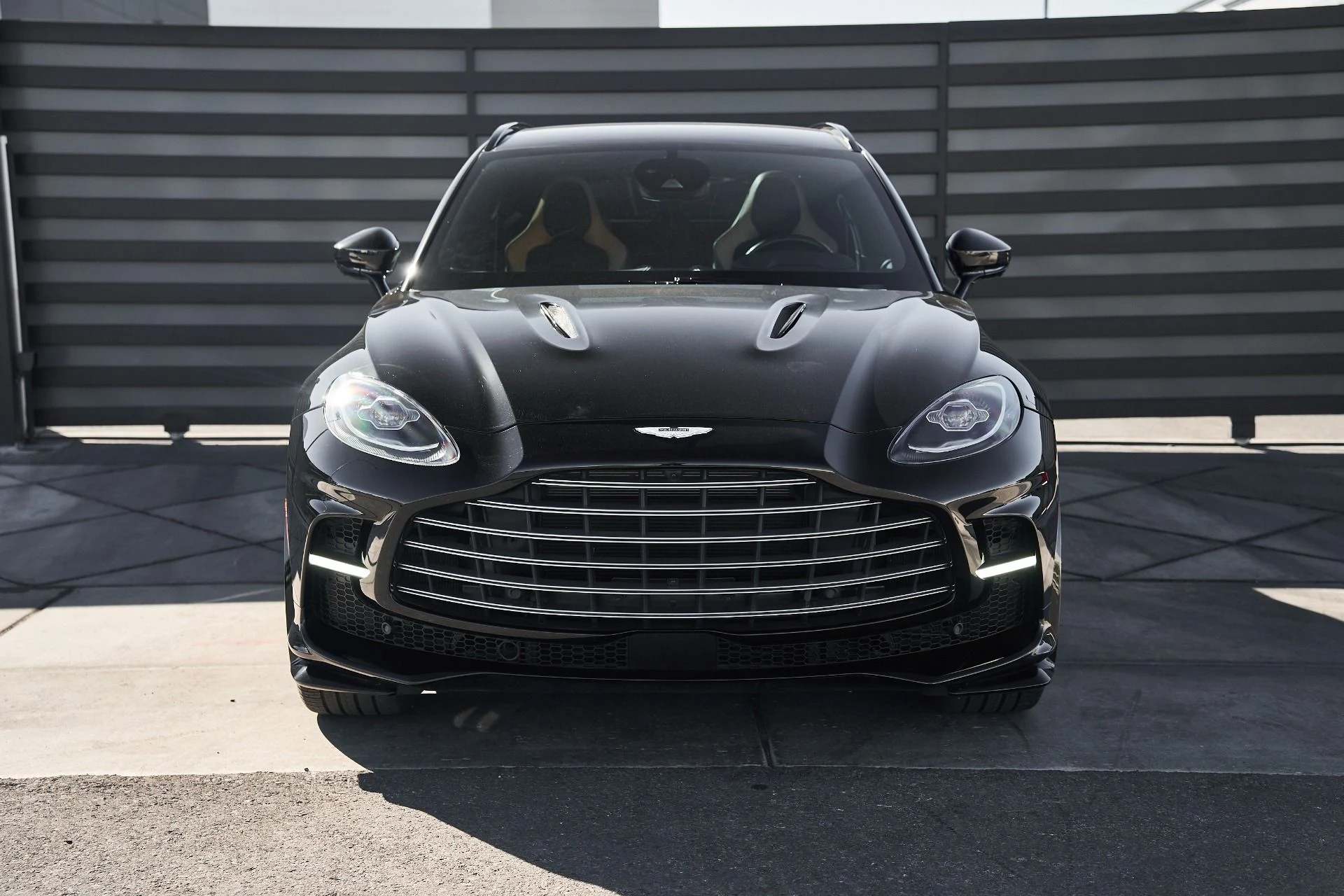 mph010_3382289471_Used_2023_Aston_Martin_DBX_707_1759982277_5509f3b503