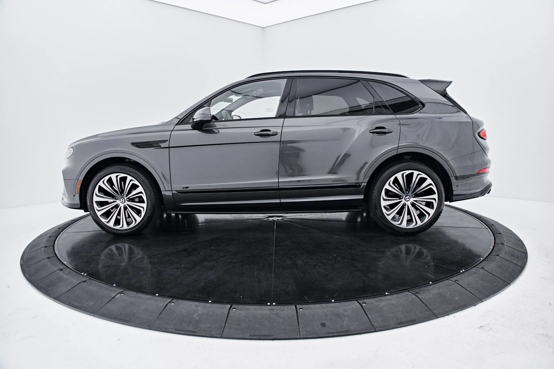 mph010_338684107_Used_2022_Bentley_Bentayga_V8_1791935695_0e033353a2