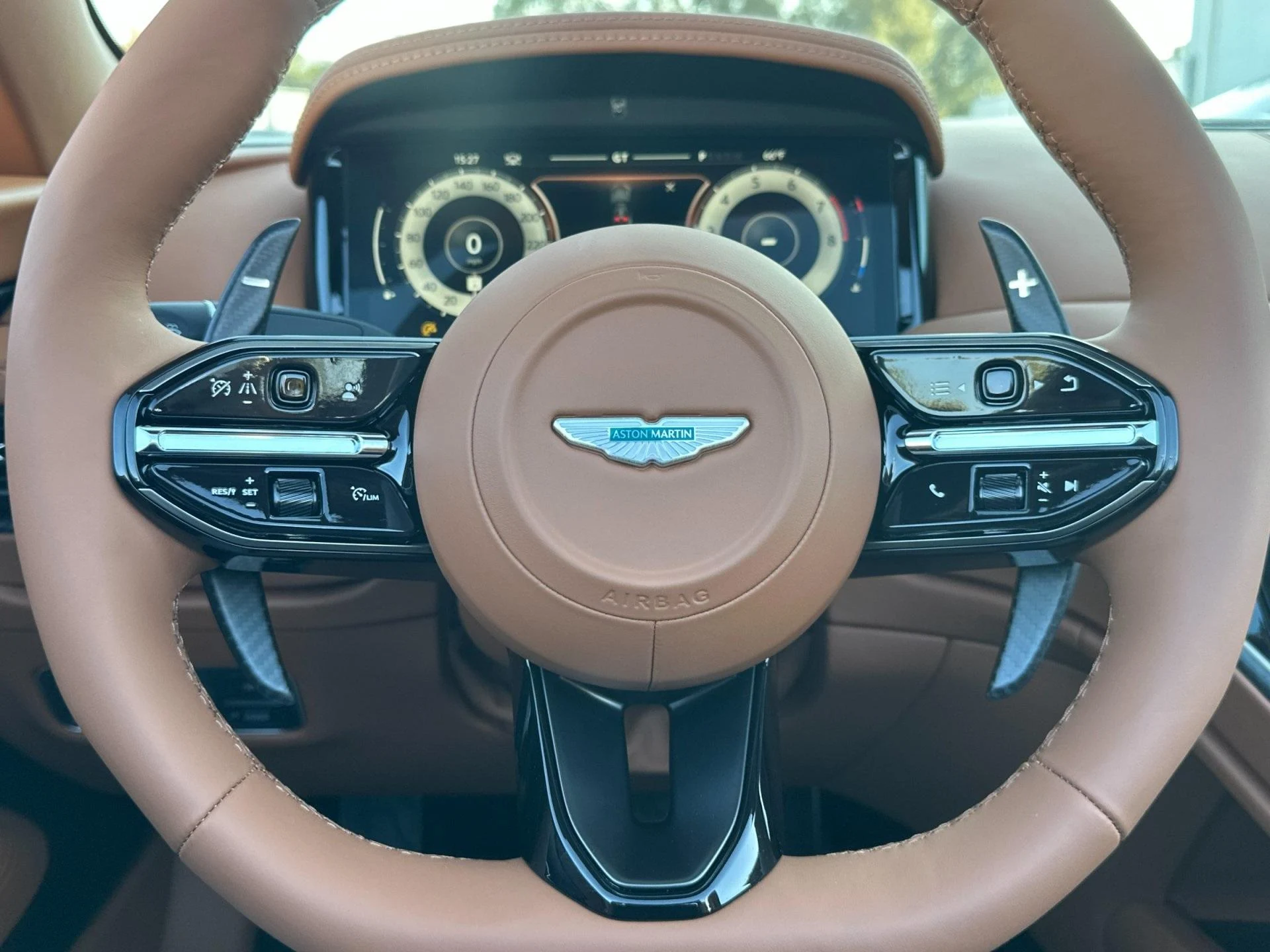 mph010_3388291730_New_2026_Aston_Martin_DB_12_Volante_1764169844_0d87000549