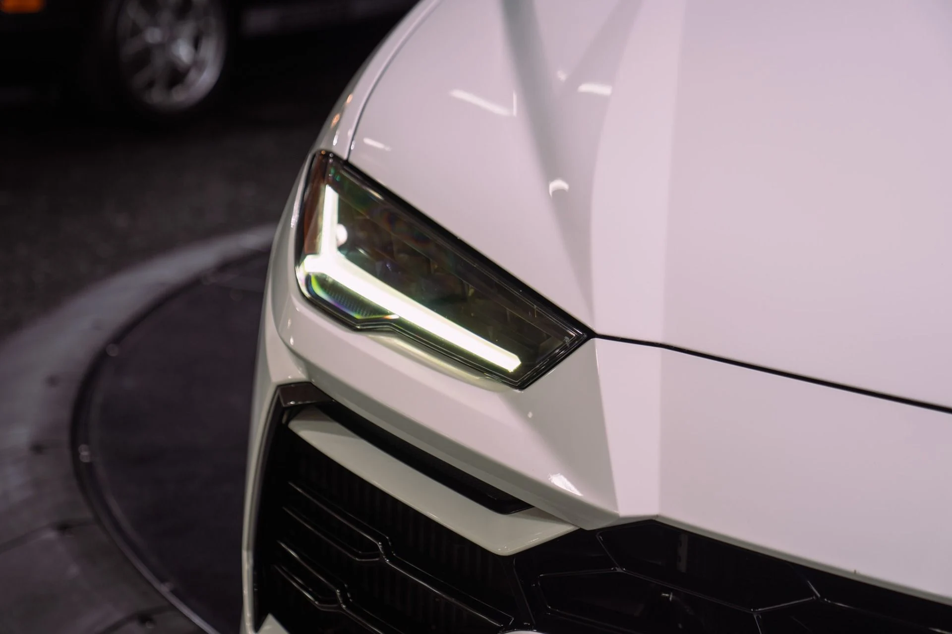 mph010_3389366091_Used_2022_Lamborghini_Urus_Full_Carbon_Interior_Package_1792255478_c714bd4477