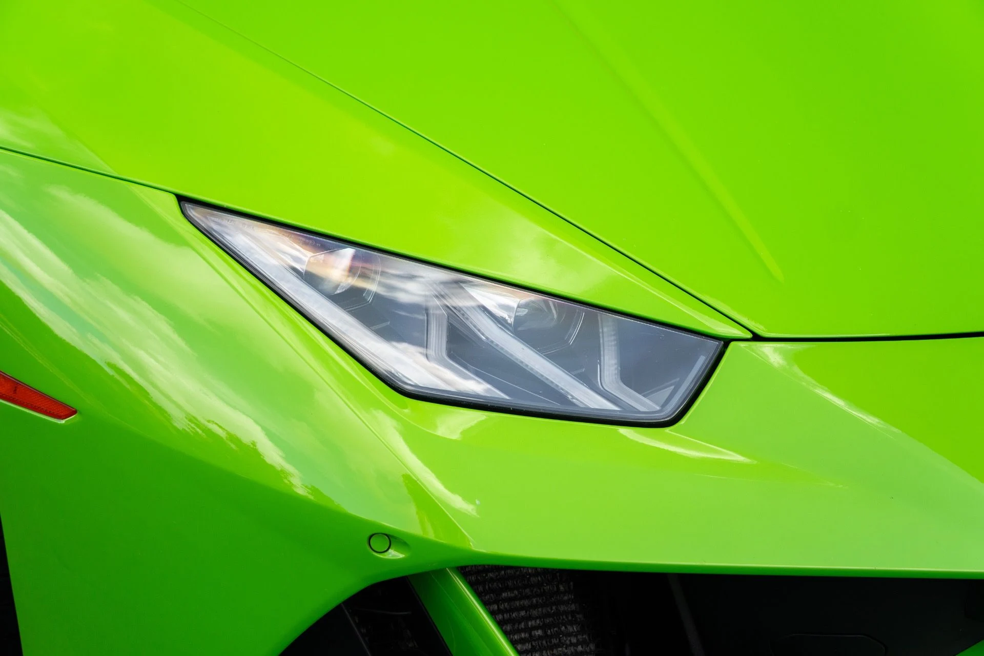 mph010_33902755_Used_2020_Lamborghini_Huracan_EVO_1770872075_d16e713965