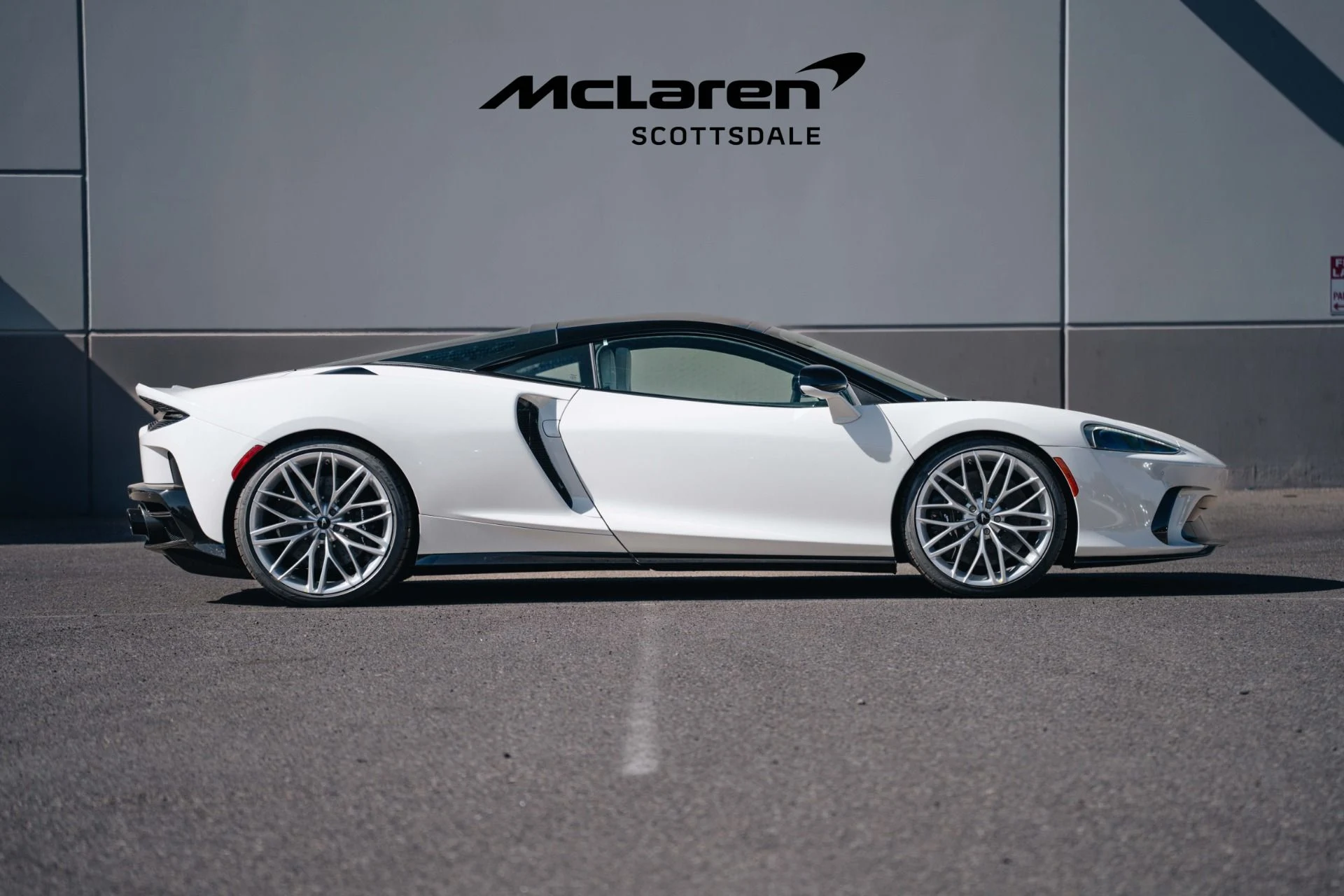 mph010_3401310389_Used_2025_MCLAREN_GTS_1745592556_029af62f9f