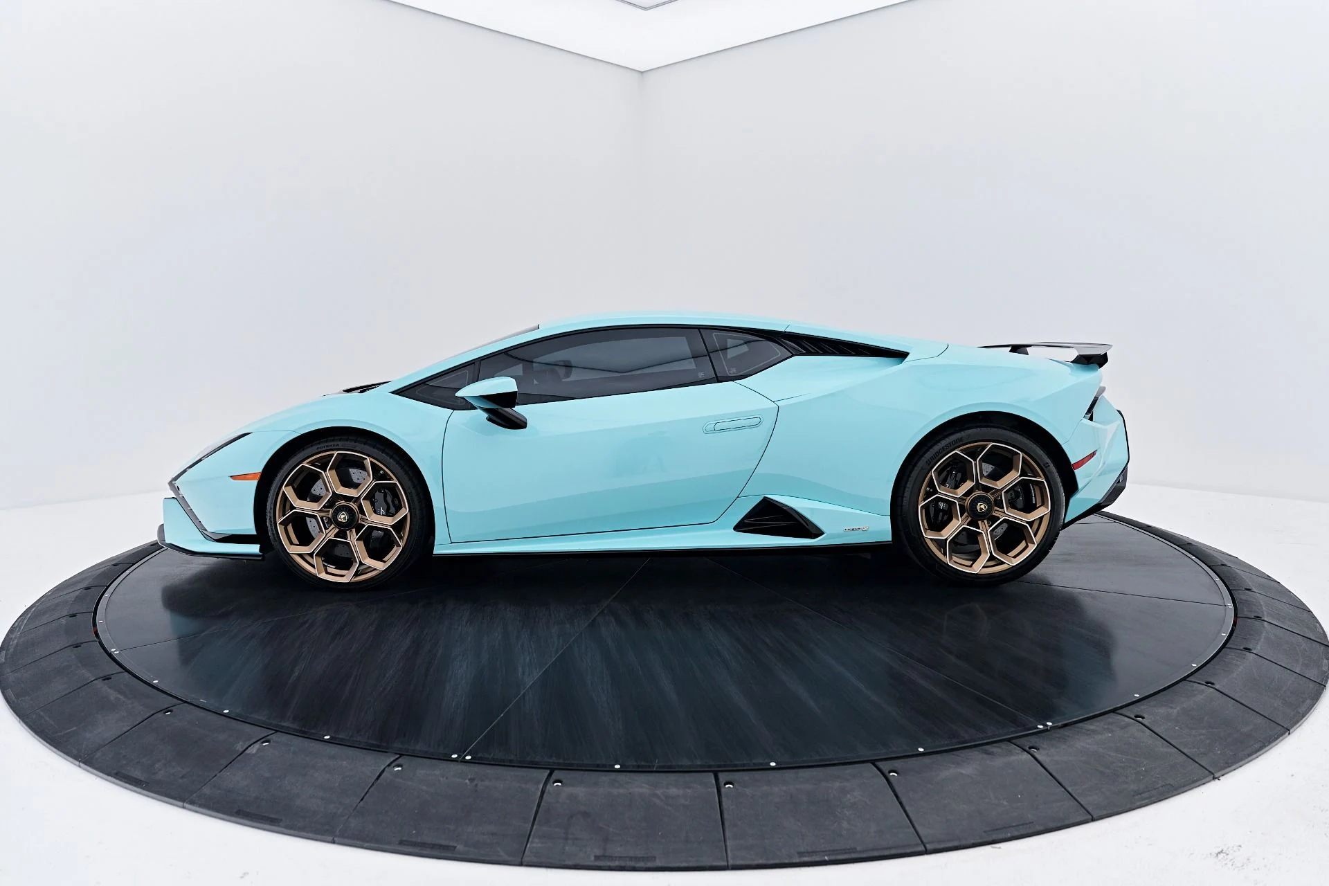 mph010_3404198178_Used_2024_Lamborghini_Huracan_Tecnica_Base_1788455339_b545de1e2f