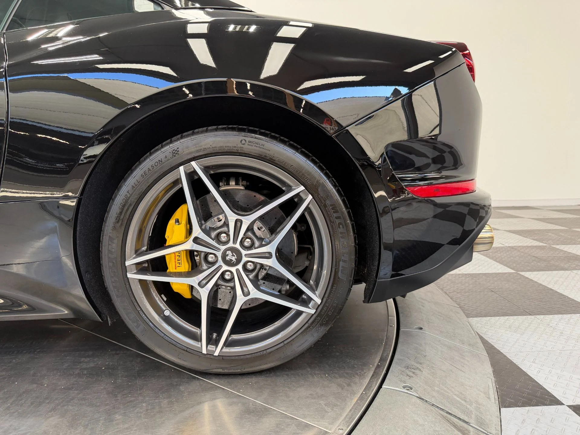 mph010_3404281342_Used_2016_Ferrari_California_T_Carbon_Fiber_Driving_Zone_Twin_Turbo_Power_1782147387_e227672e16