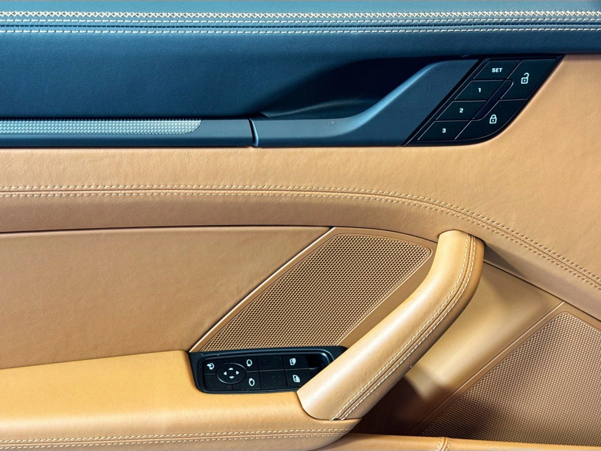 mph010_3408926179_87f440a33f770b3ea0d5dc84a5975ad3_974fa09481