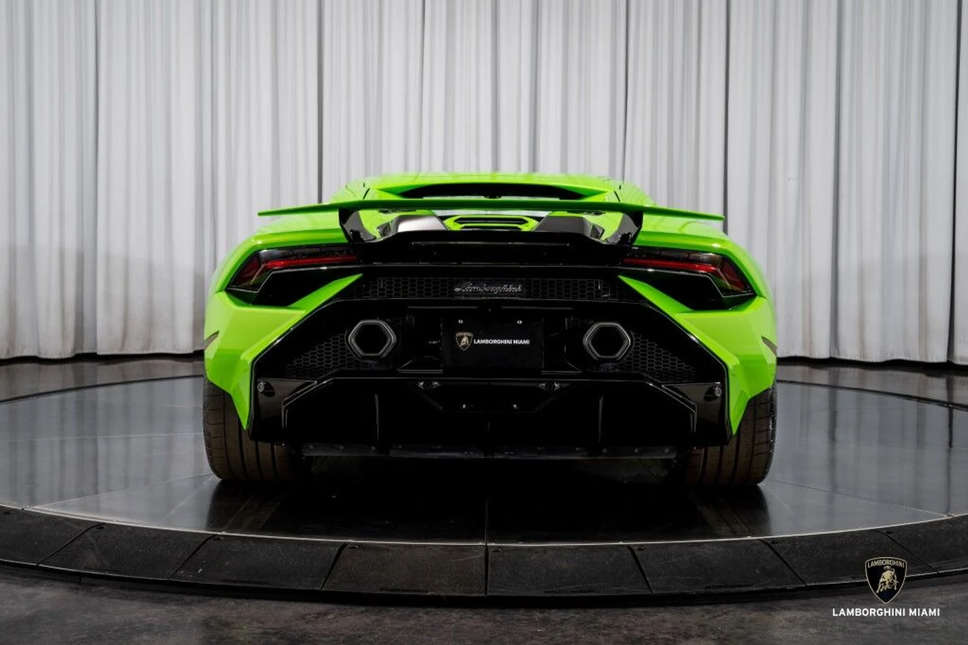 mph010_3416483981_2800f883dd1d4460a1e2a6dc5c9aef1a_9e76ed4f34