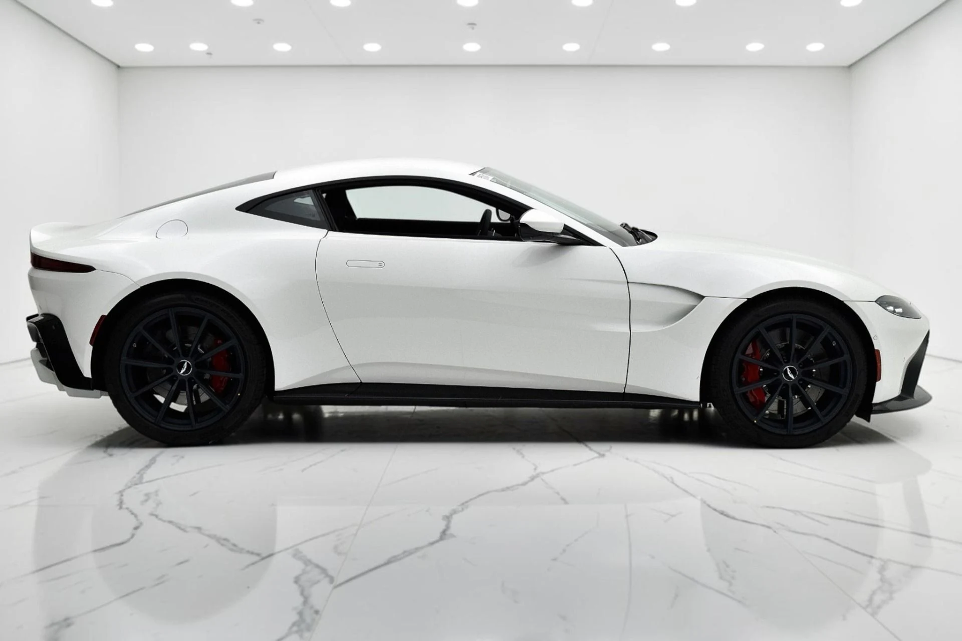 mph010_3420831487_Used_2020_Aston_Martin_Vantage_Coupe_8b780cc0a2