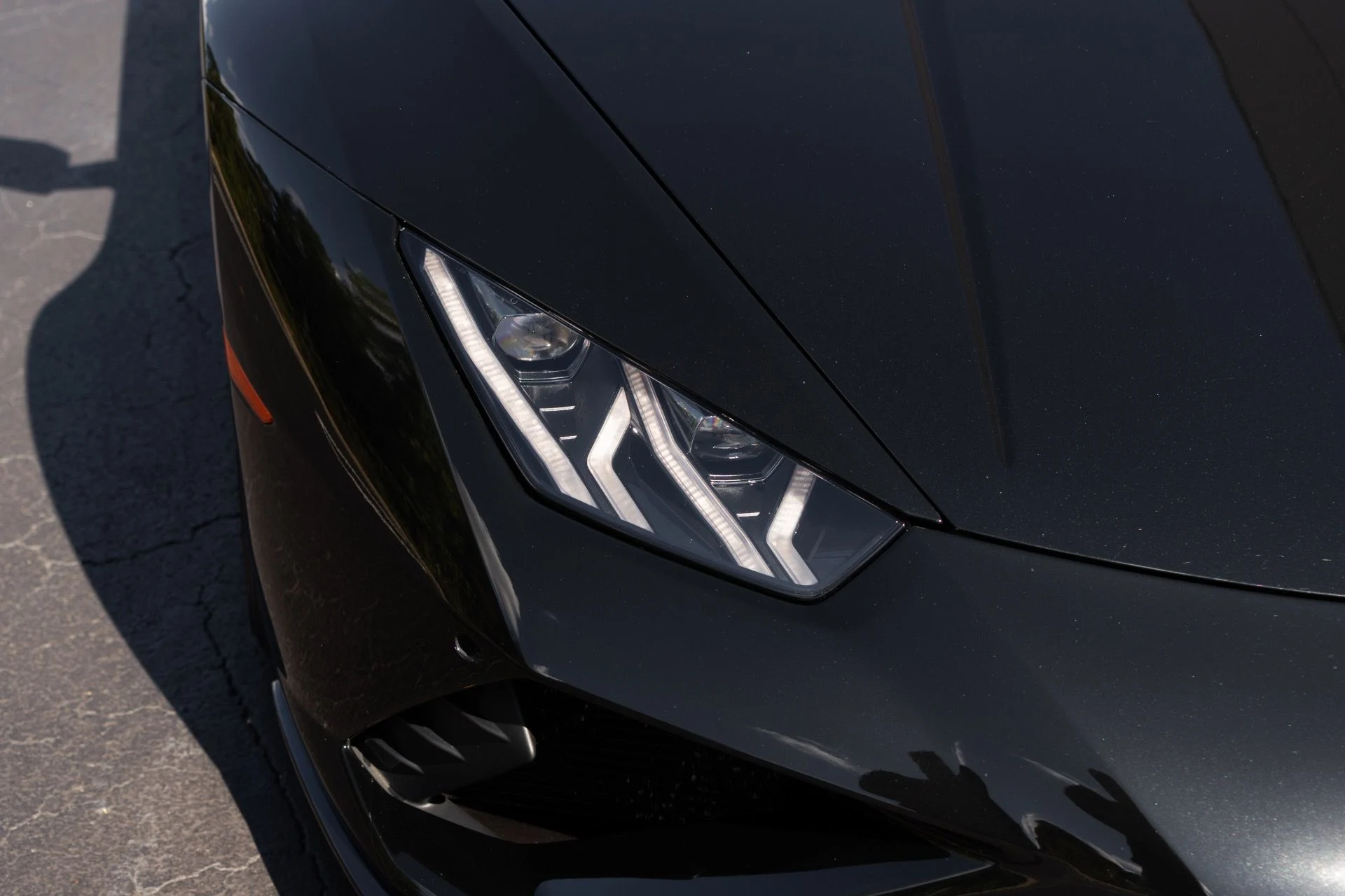 mph010_3438715947_Used_2022_Lamborghini_Huracan_EVO_1764129423_5e4dd89d2e