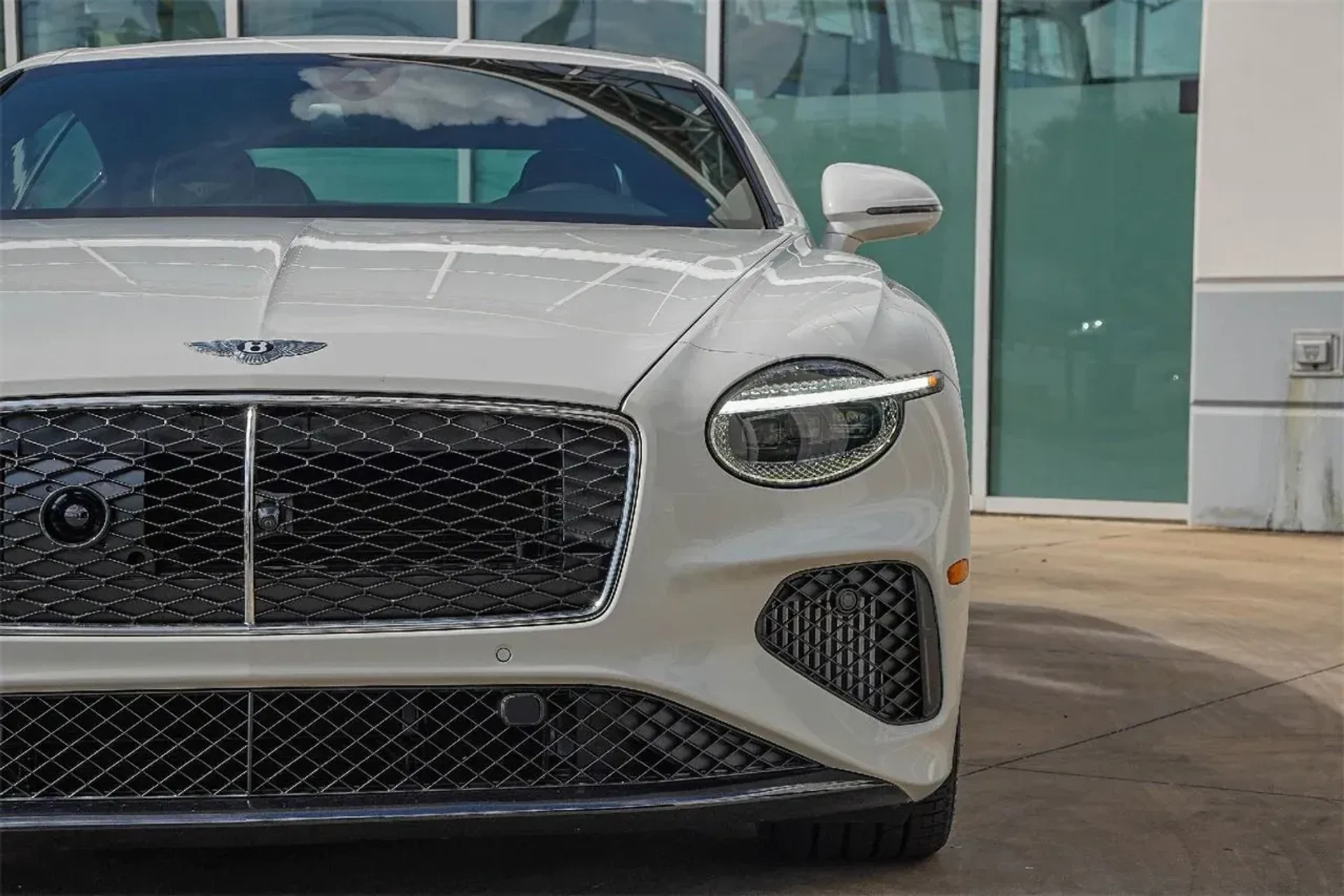 mph010_3439381664_28d61b0b42a54ab683b375a035b8f617_5db79b9175