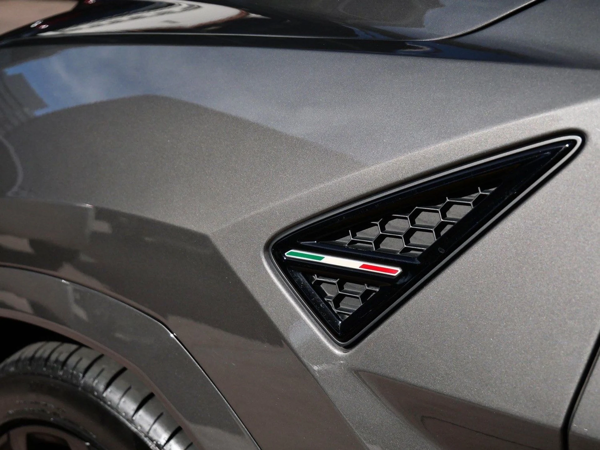 mph010_3445692812_f850bc4f1f0c84f4d0167d48b88a921cx_5981ad8a13