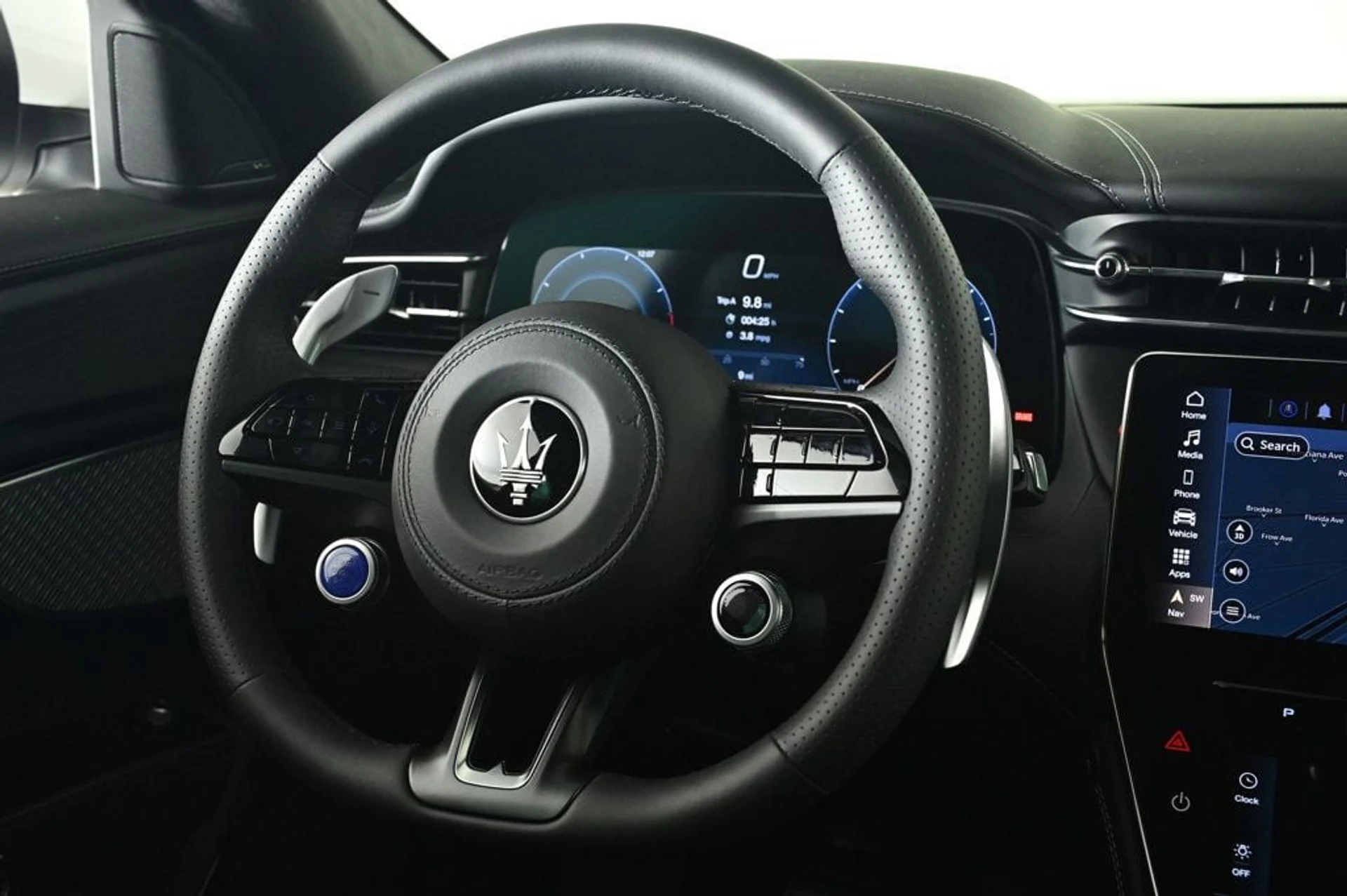 mph010_34493422_new_2025_maserati_grecale_awd_11350_22886801_10_1024_eda416b92b