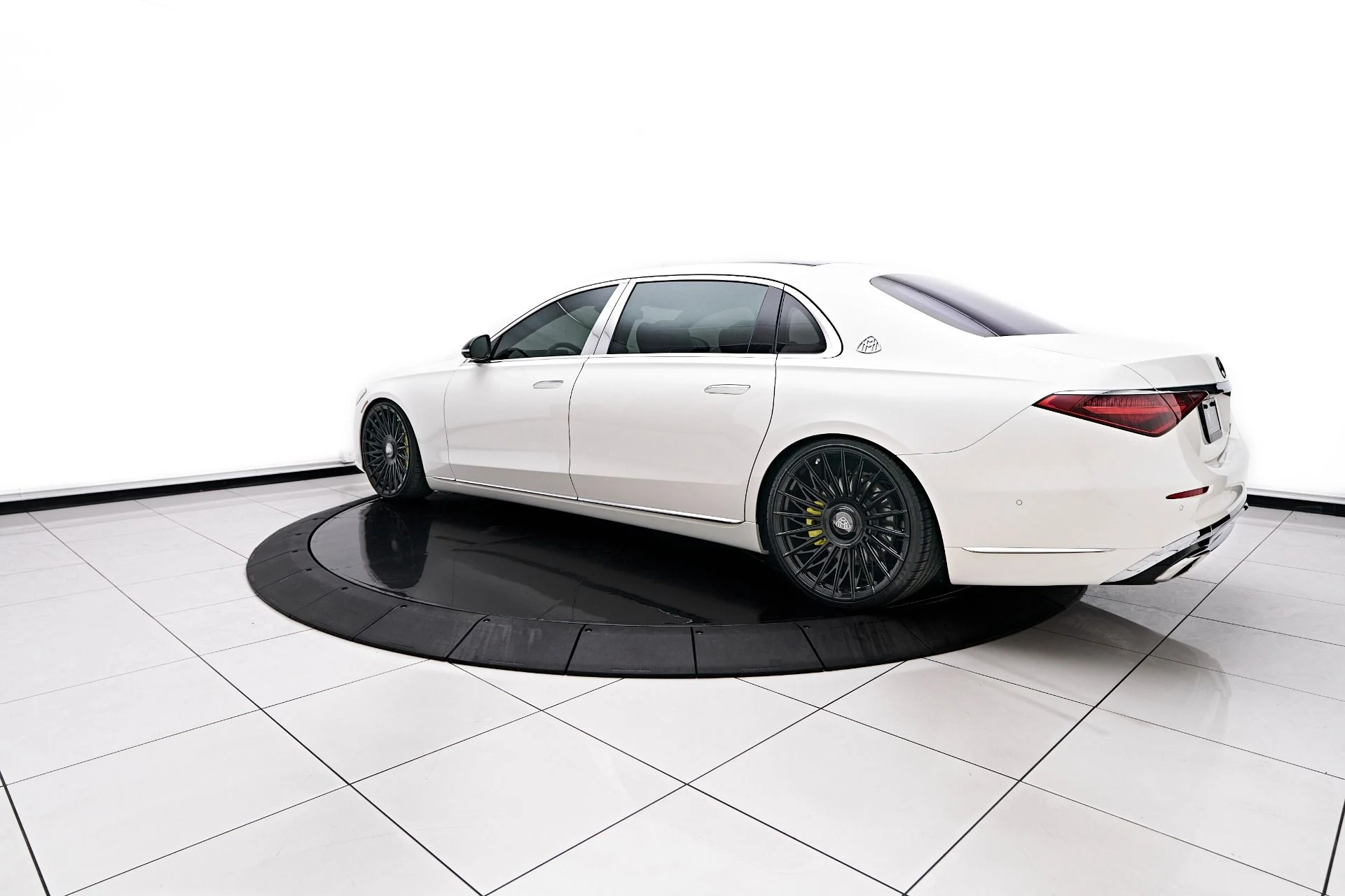 mph010_3462178687_Used_2022_Mercedes_Benz_S_Class_Maybach_S_580_1756343338_e1896f1639