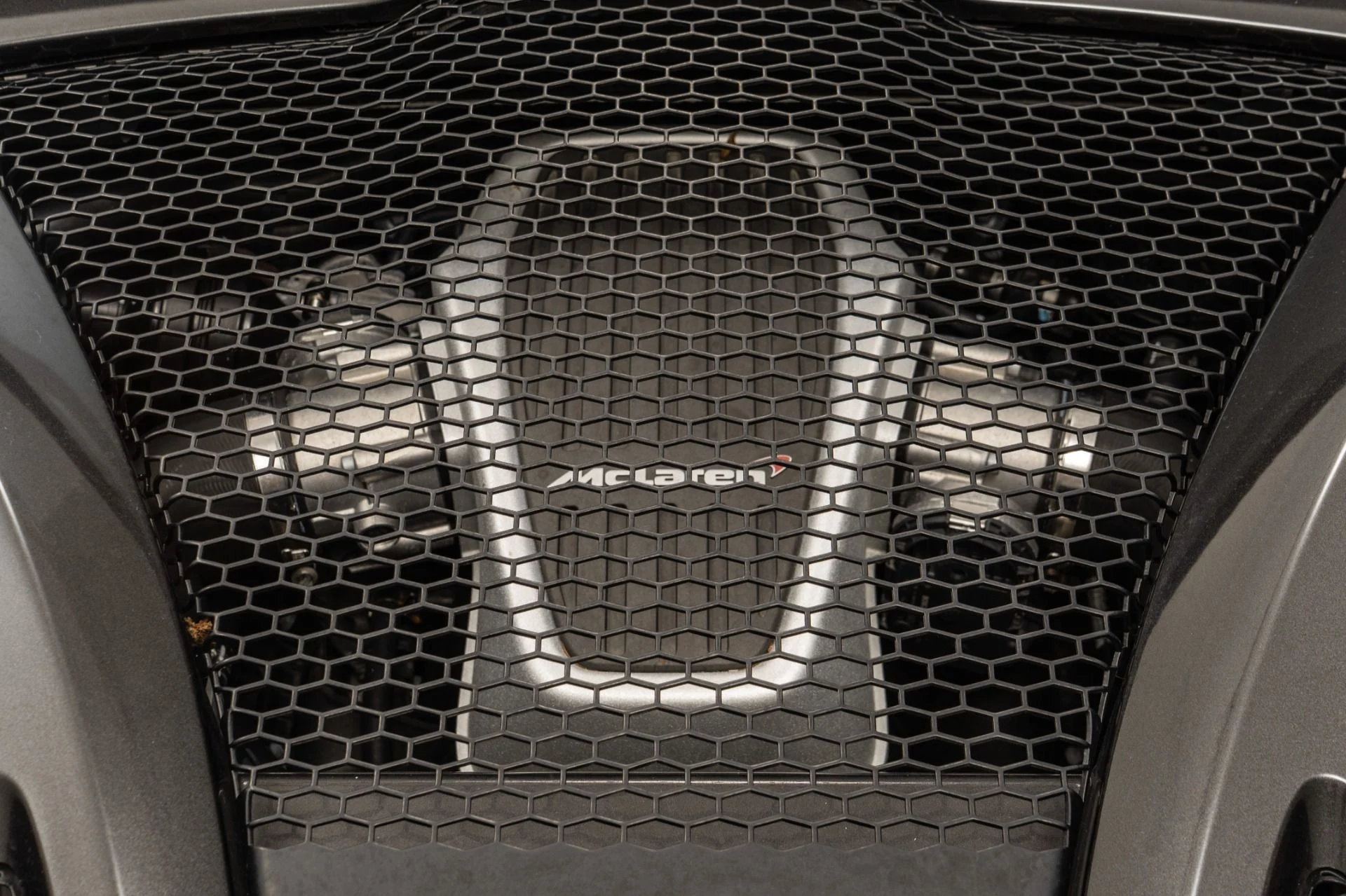mph010_3469876436_Used_2016_Mc_Laren_570_S_1747071702_990ad1ac63