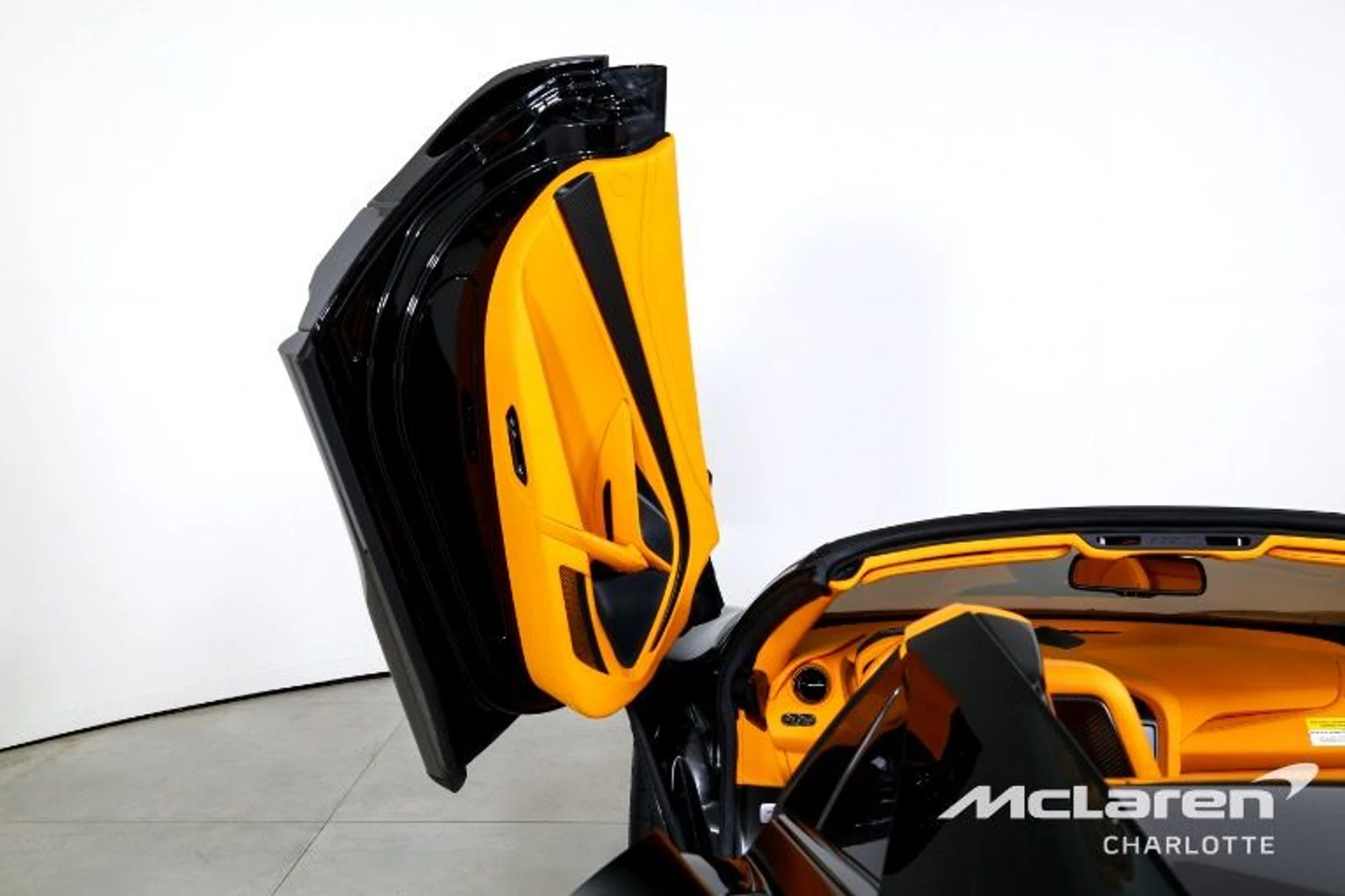 mph010_3478121430_Used_2022_Mc_Laren_765_LT_Spider_a72e4e9f9c