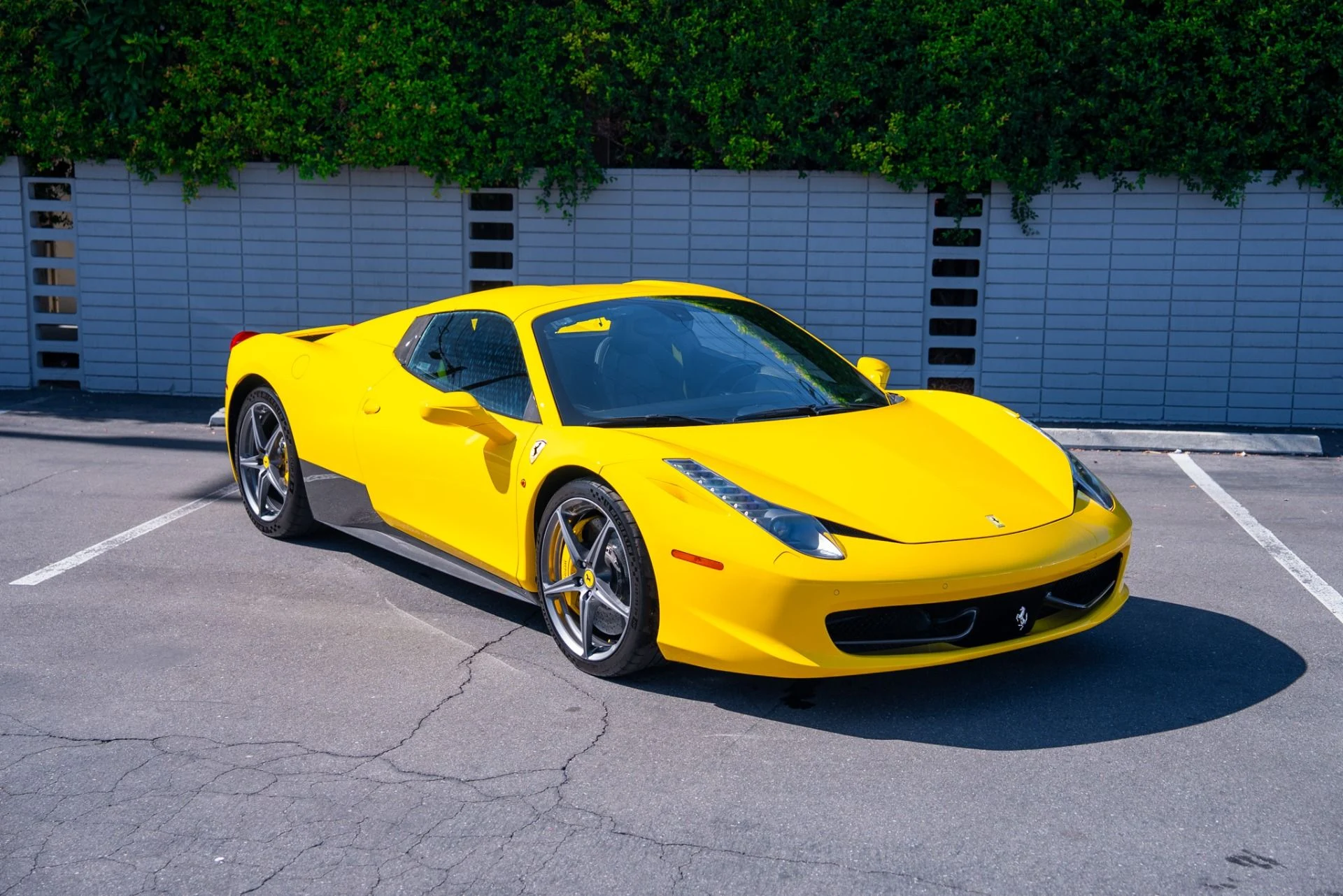 mph010_3480309678_Used_2012_Ferrari_458_Spider_1762304624_3394e8c2fd