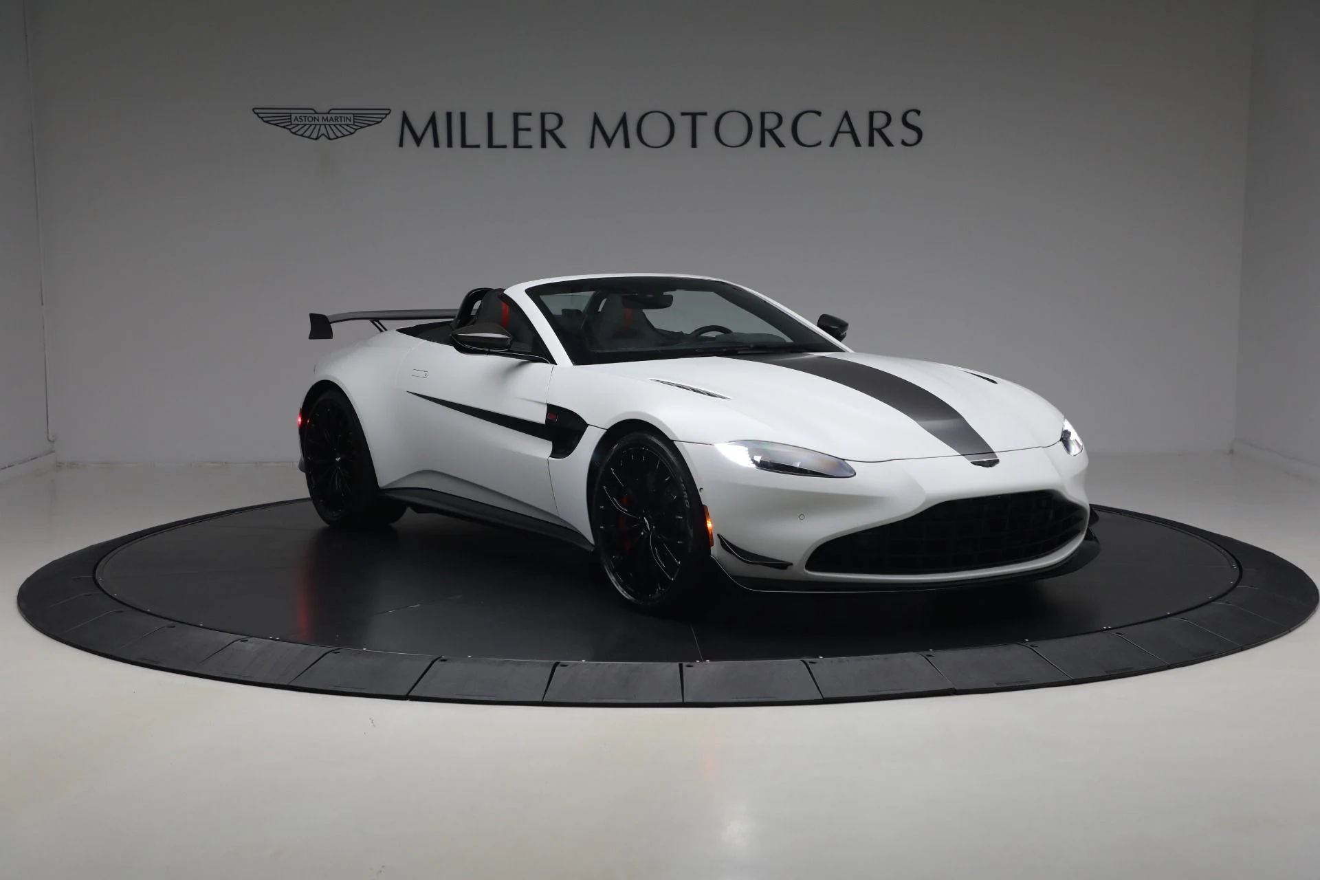 mph010_3491550459_Used_2023_Aston_Martin_Vantage_F1_Edition_1784727117_4169b7fbd7