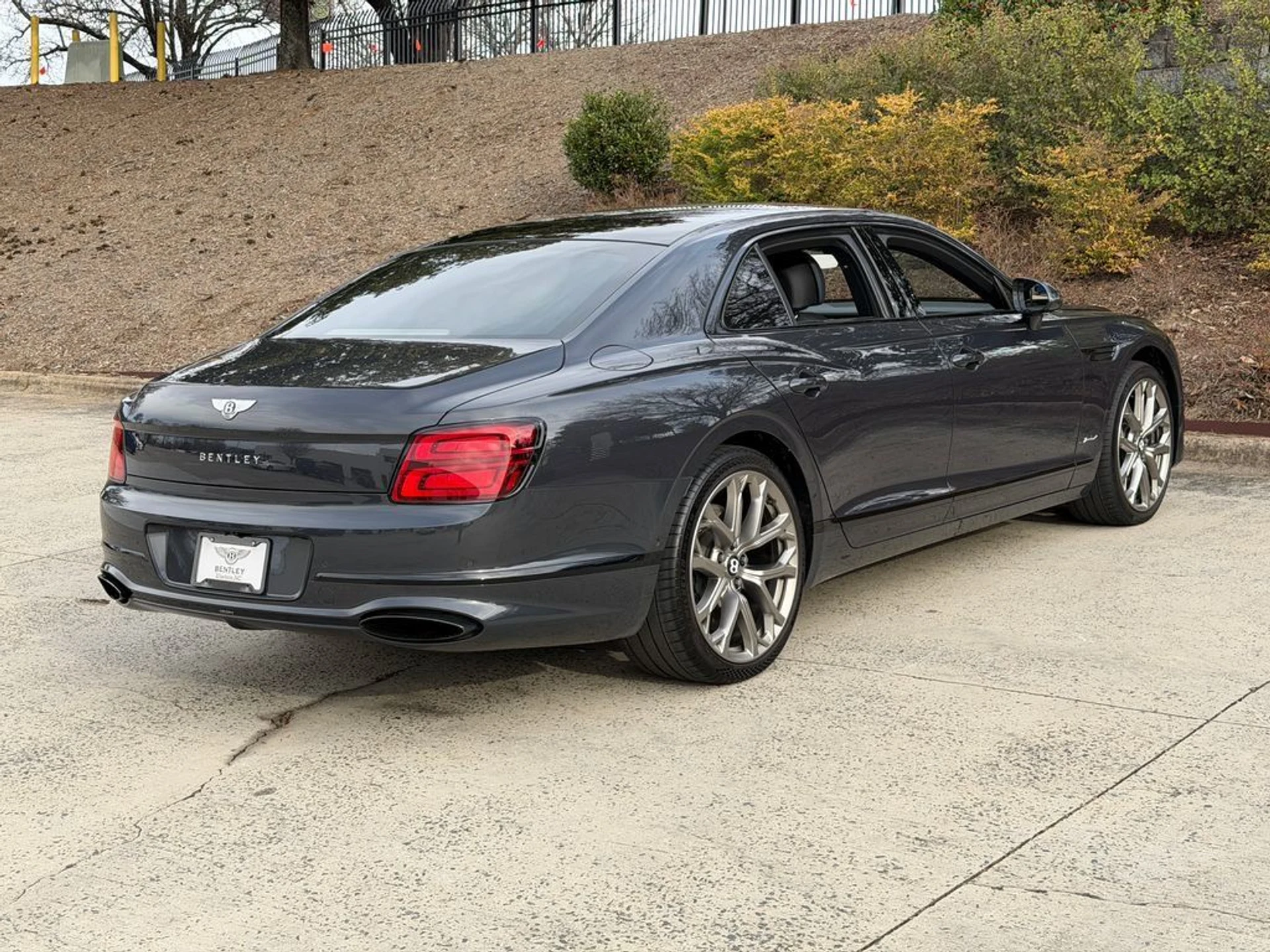 mph010_3492289910_c5ddc3cd584e478f871be4eec78639f2_49eb12eda8